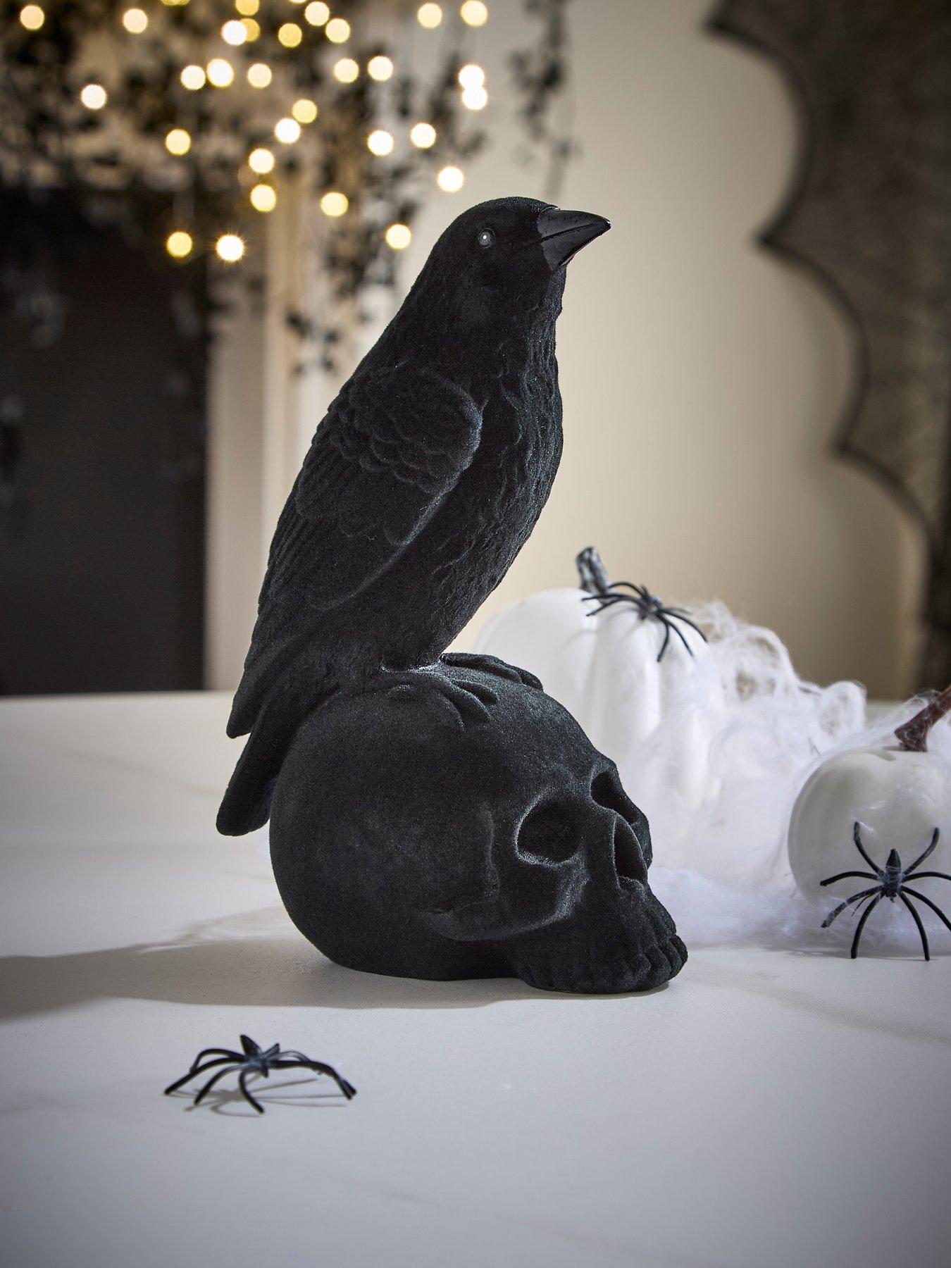 Hocus Pocus Crow On A Skull Halloween Decoration