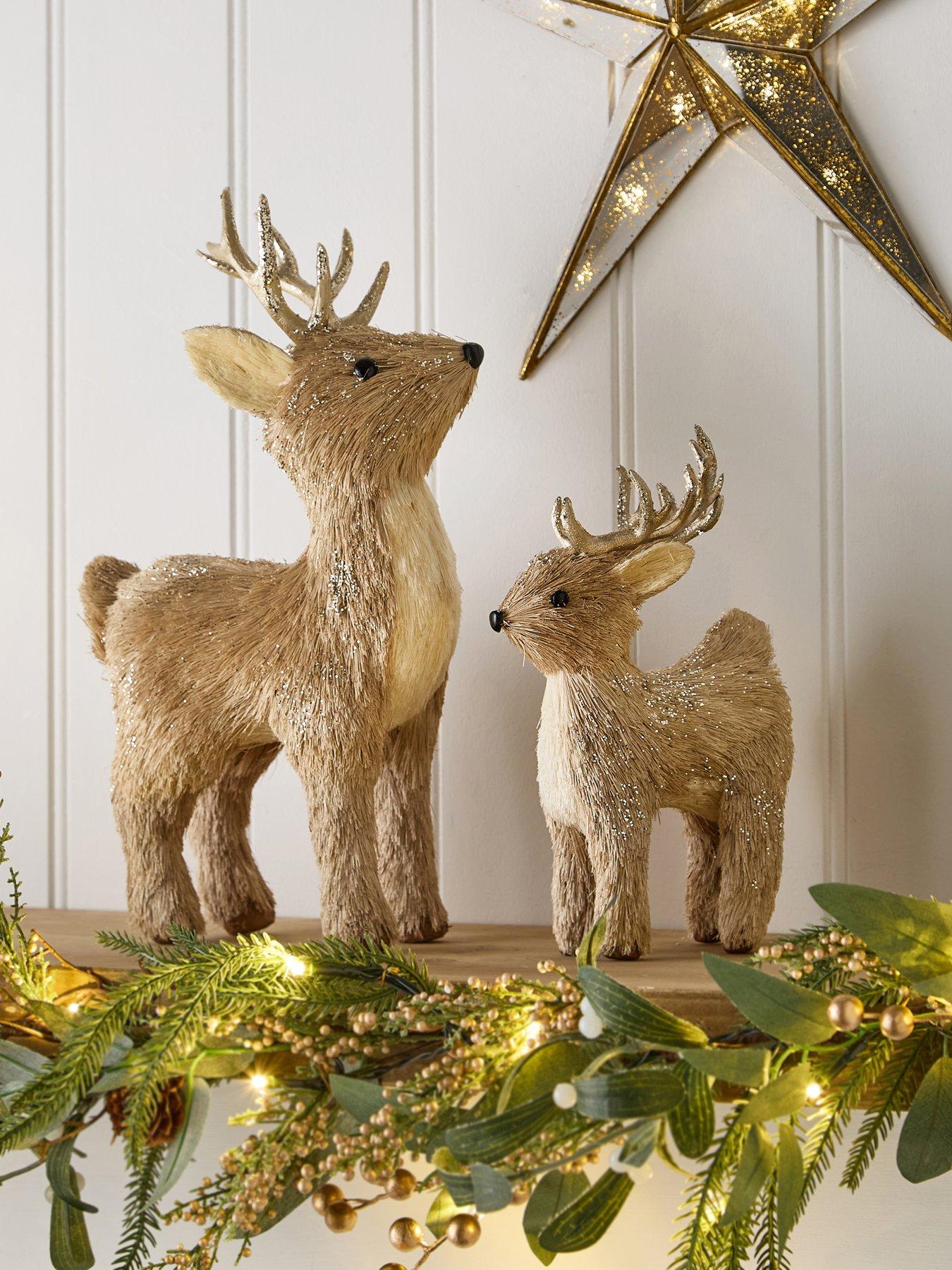 The Christmas Gift Co Set of 2 Standing Straw Deer Christmas Decorations - 21 cm/13 cm