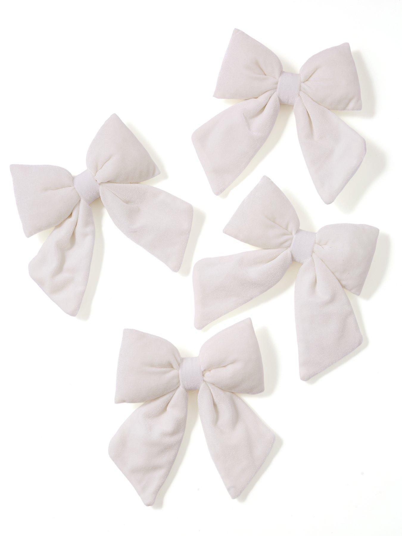  image of the-christmas-gift-co-set-of-4-velvet-clip-onnbspchristmas-treenbspbows--nbspwhite