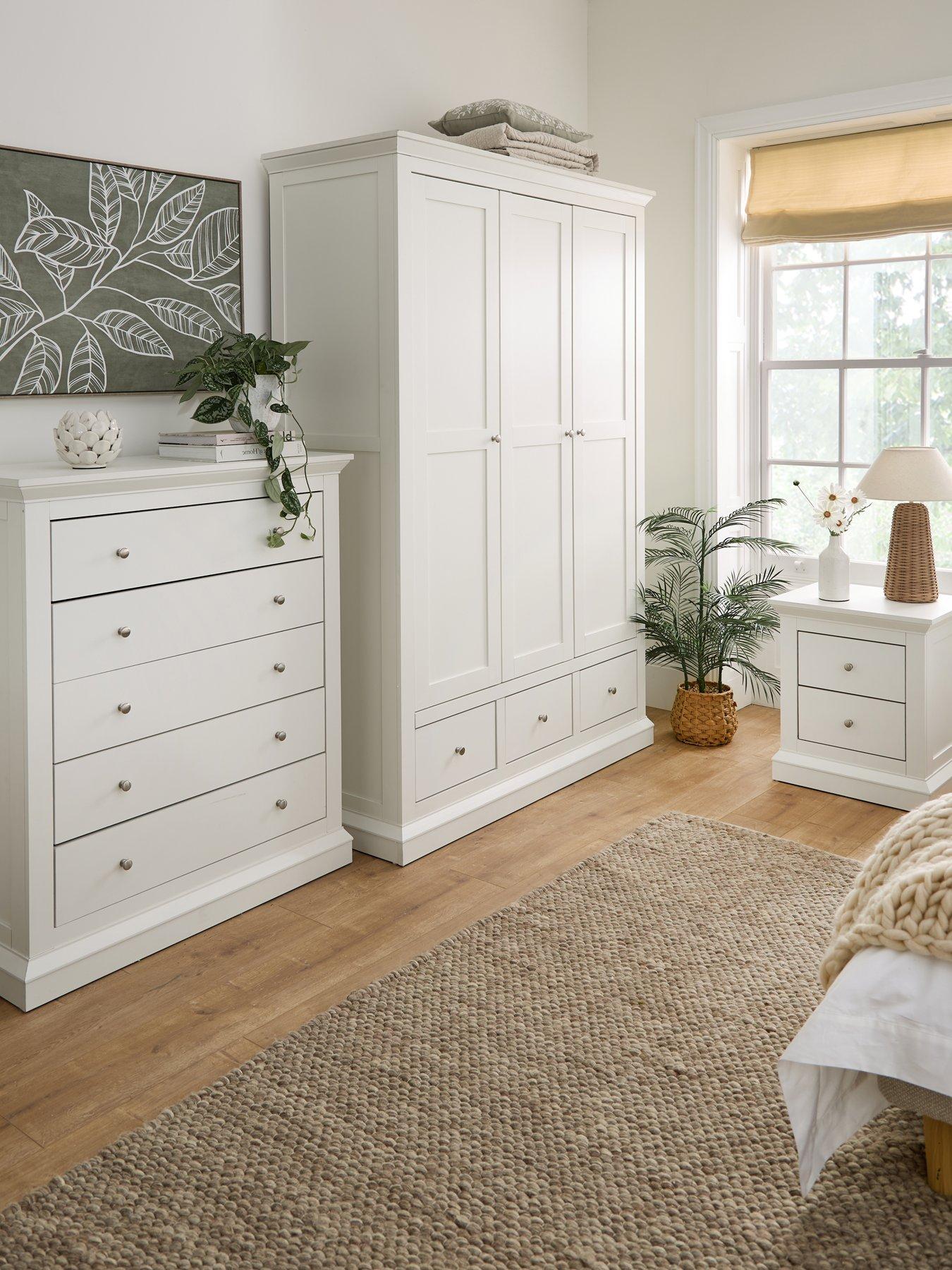 The Very Collection Hanna 4 Piece Bedroom Set - 3 Door Wardrobe, 5 Drawer Chest plus 2 Bedside Chests - White