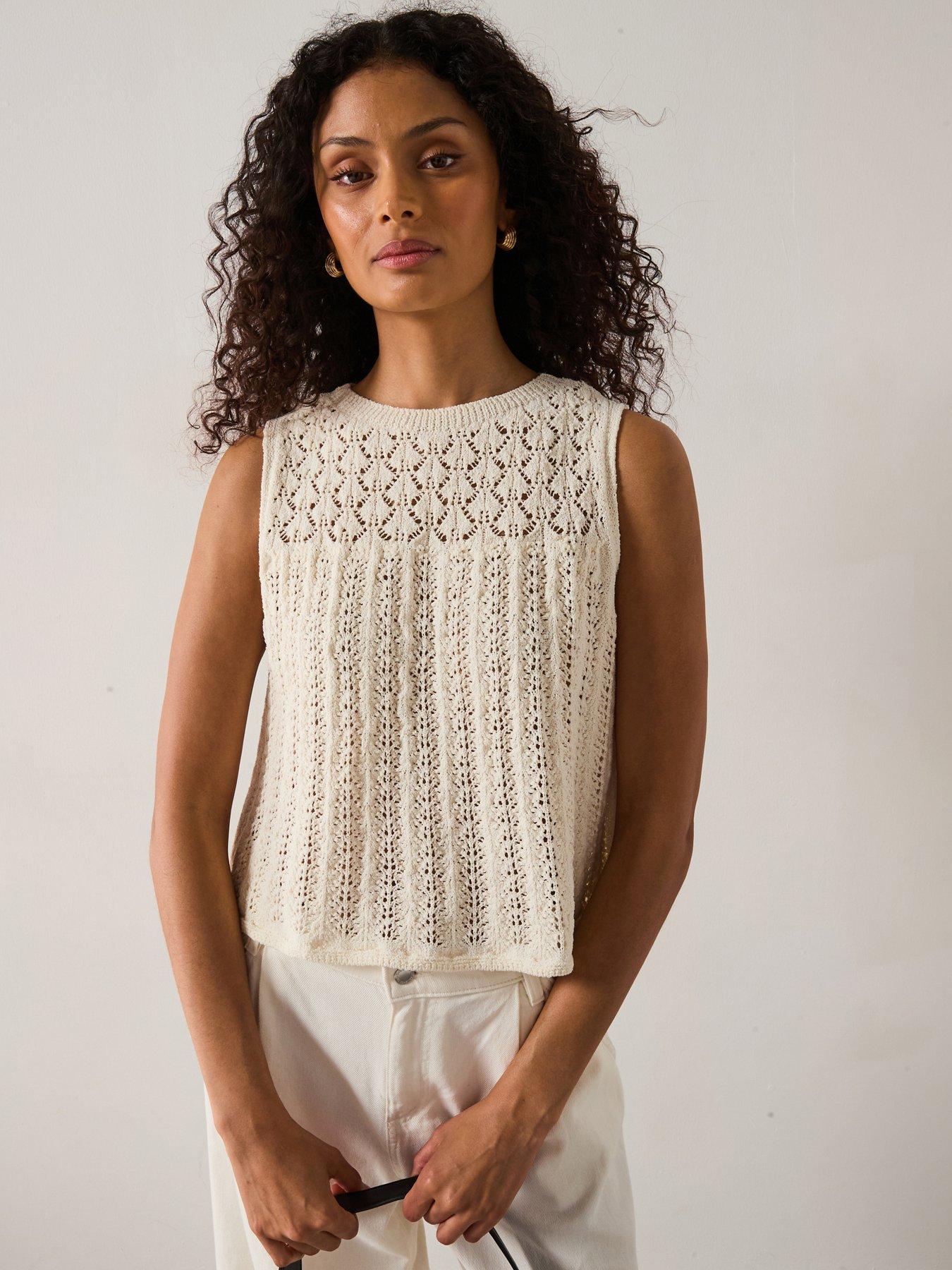 undefined Loxy Structure O-Neck Knitted Top