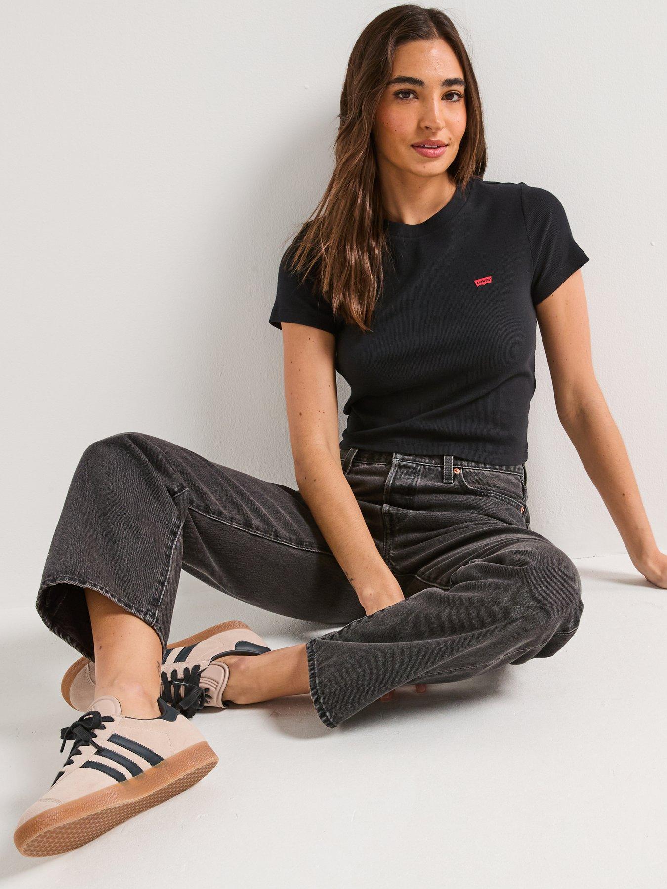 Image 4 of 6 of Levi's Essential Sporty T-shirt - Caviar Cotton Blend