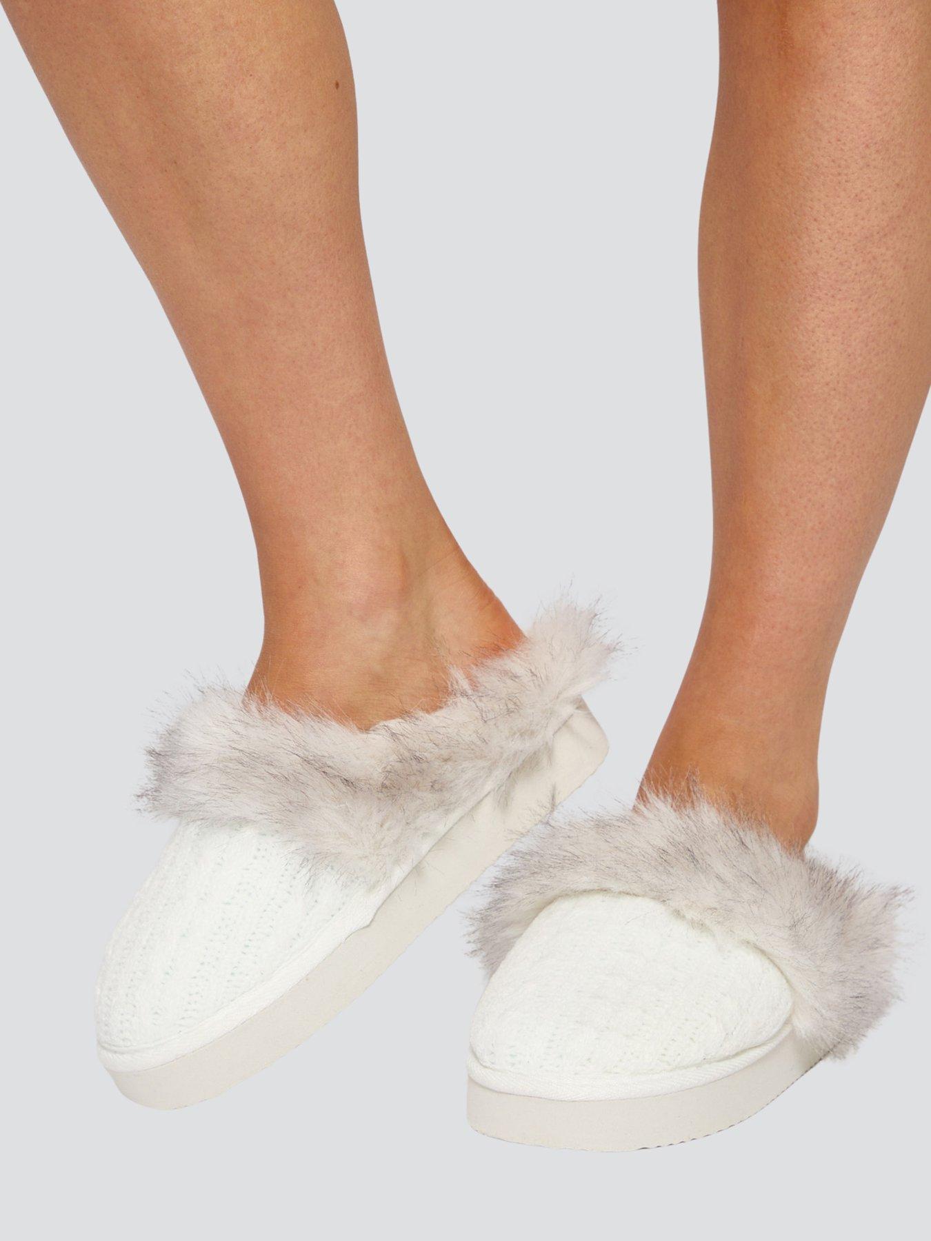 undefined Cable Knit Chunky Mule Slippers With Faux Fur Trim - White