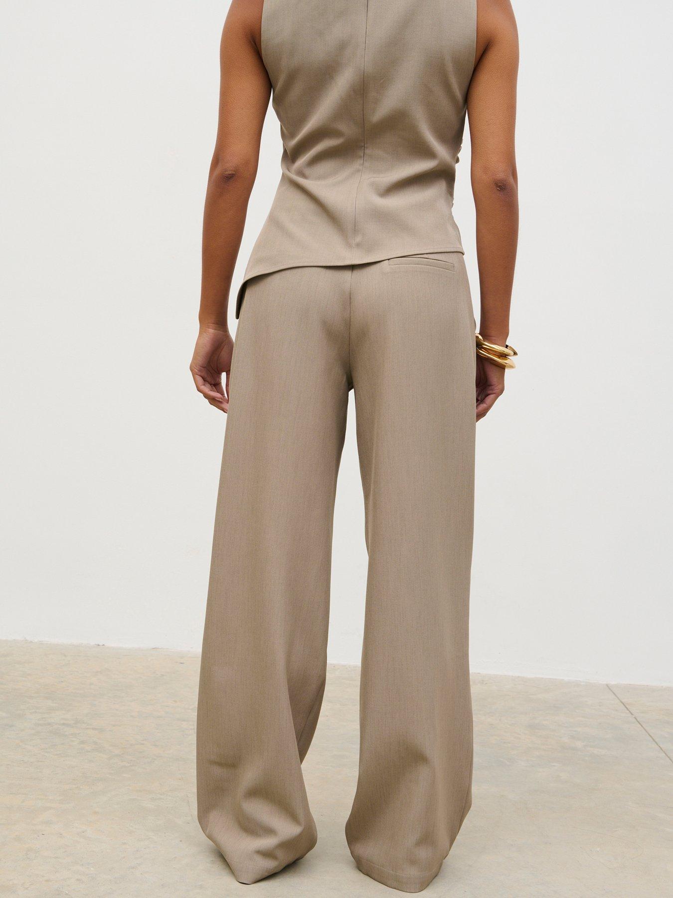 Image 4 of 4 of Pretty Lavish Flynn Slouchy Trousers - Brown