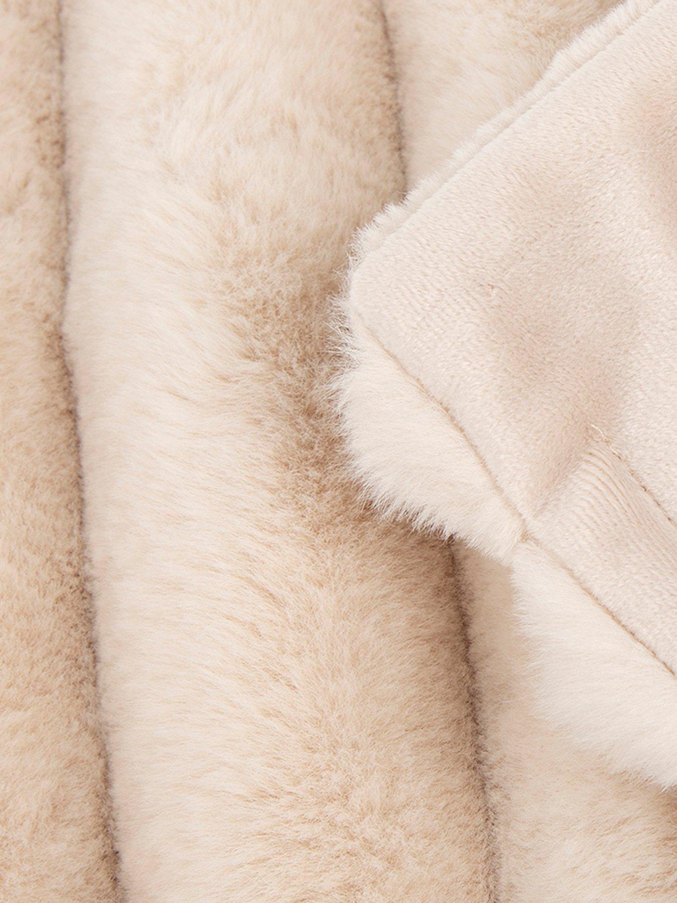 Image 6 of 7 of Scruffs Aspen Pet Blanket