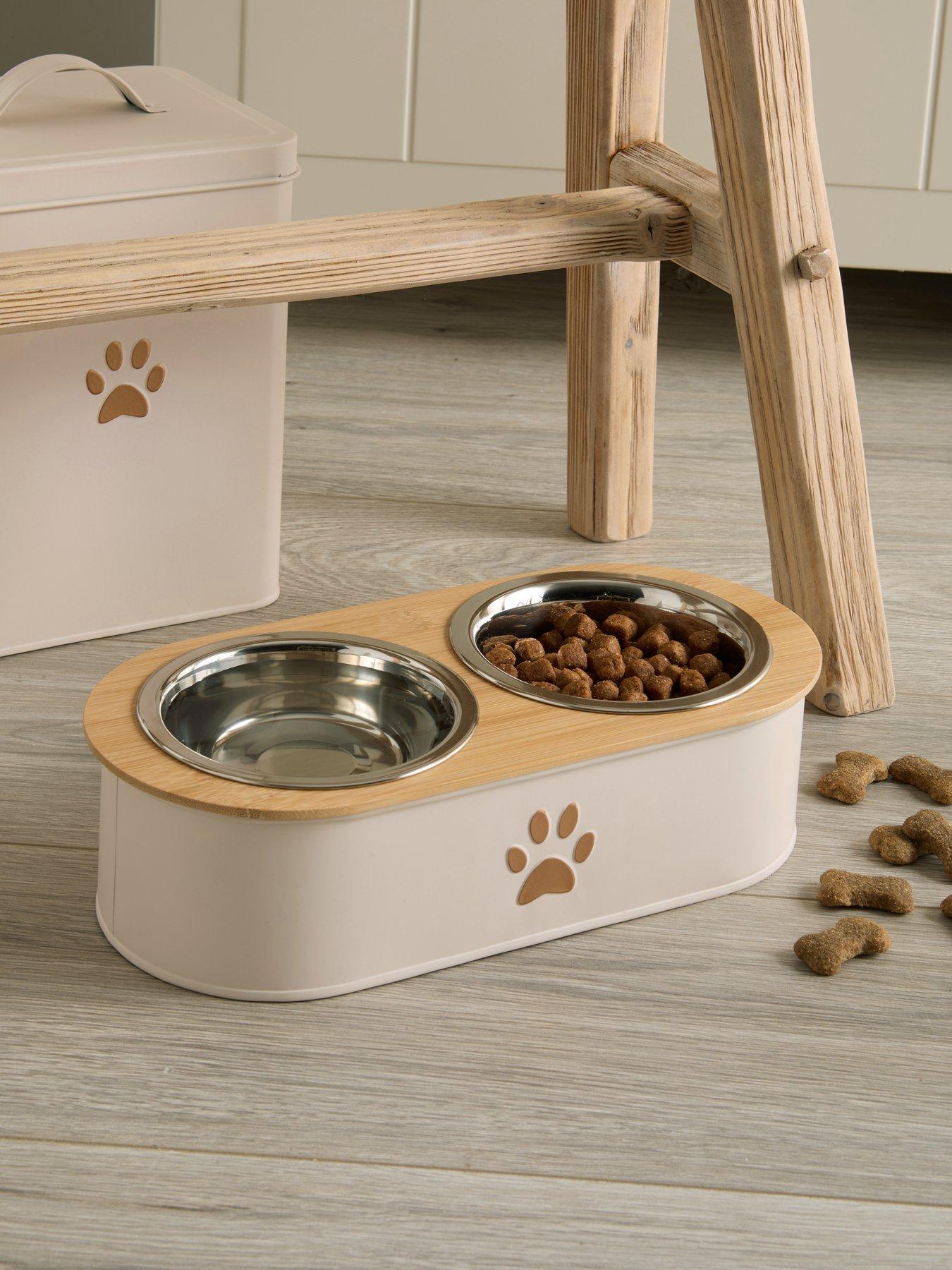 Michelle Keegan Home Pet Food  &  Water
