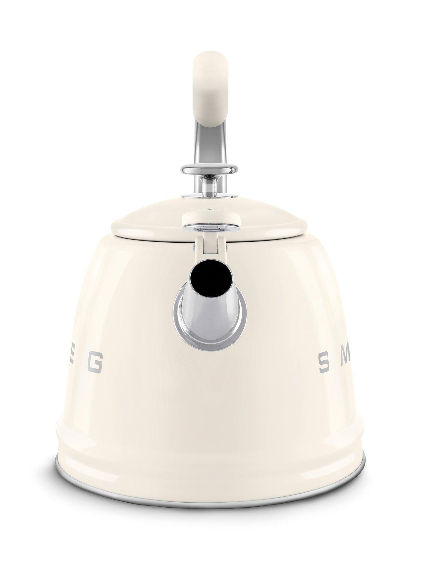 back image of smeg-whistling-kettle