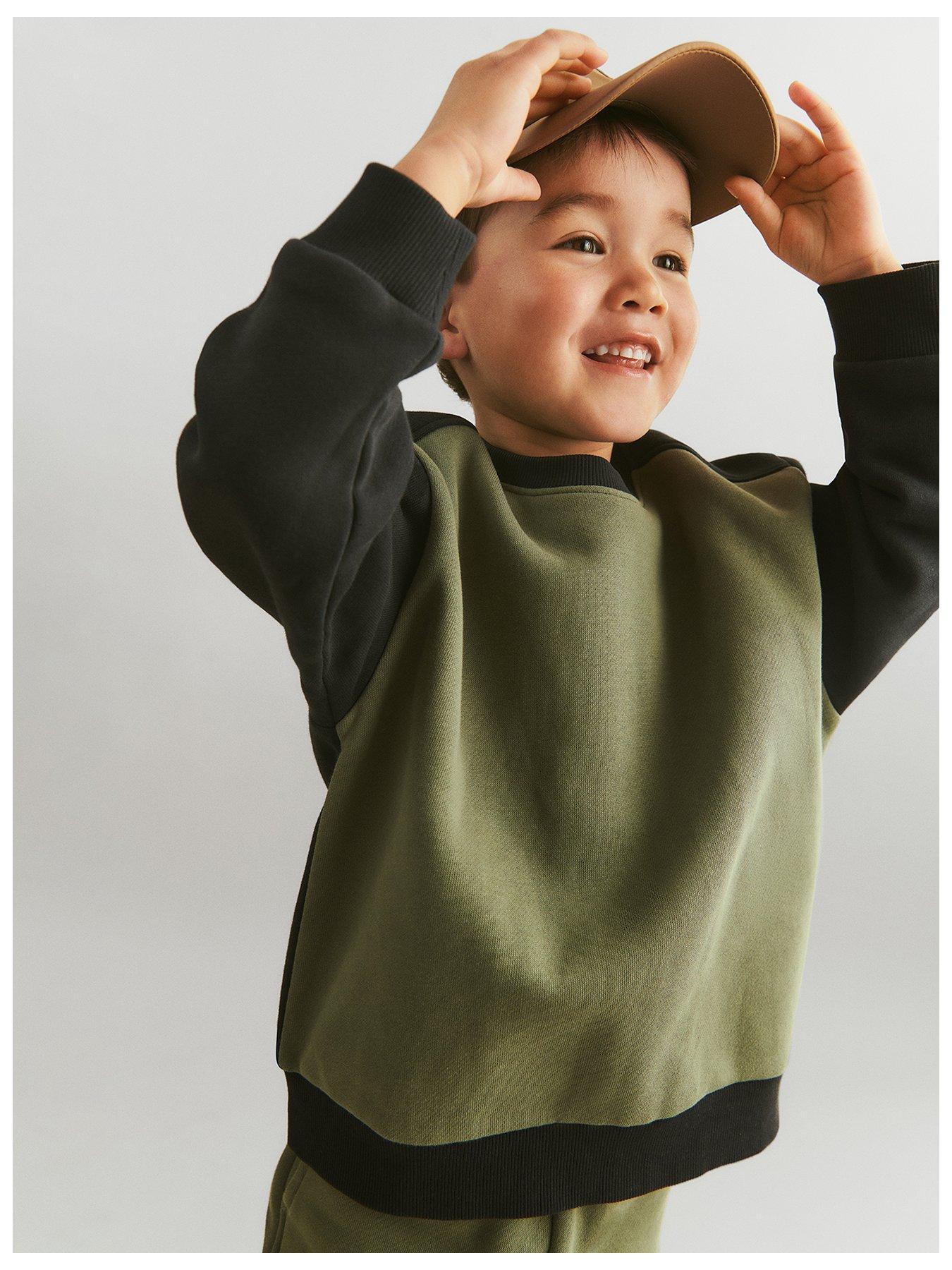 front image of wheat-boys-ellis-colourblock-sweatshirt-navy