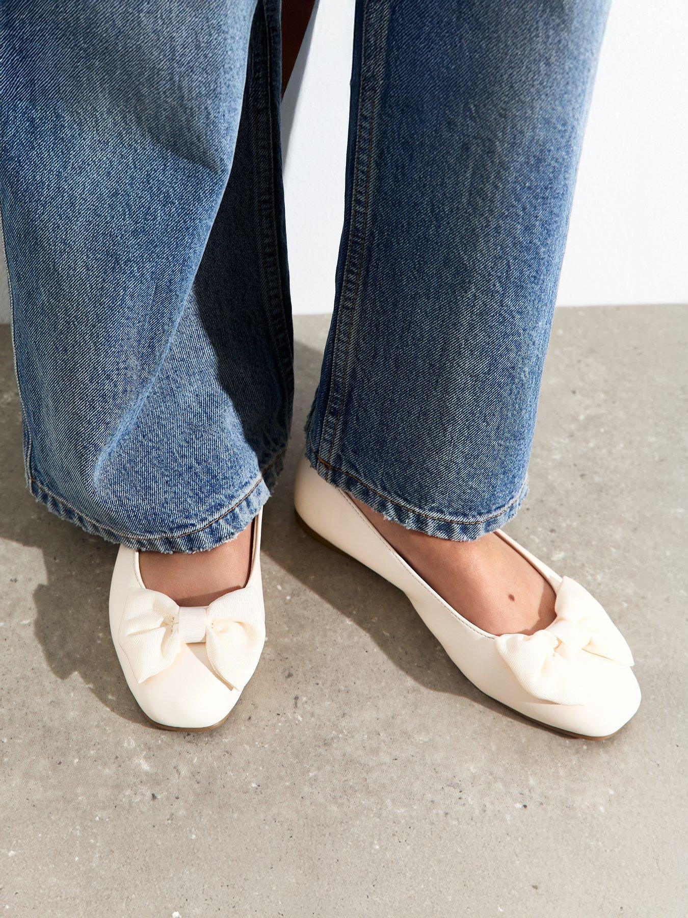 Image 5 of 6 of New Look Wide Fit Off White Faux Leather Bow Ballet Flats