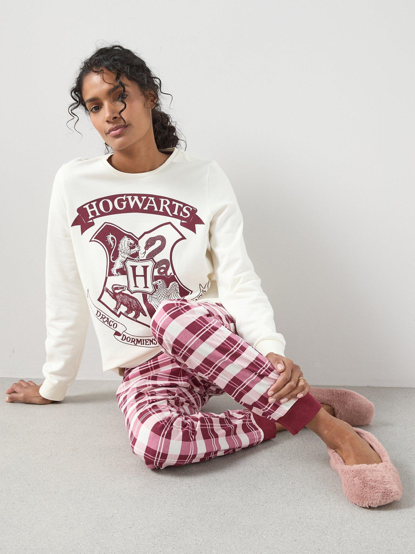 front image of the-very-collection-ladies-harry-potter-long-leg-pyjama-set-red