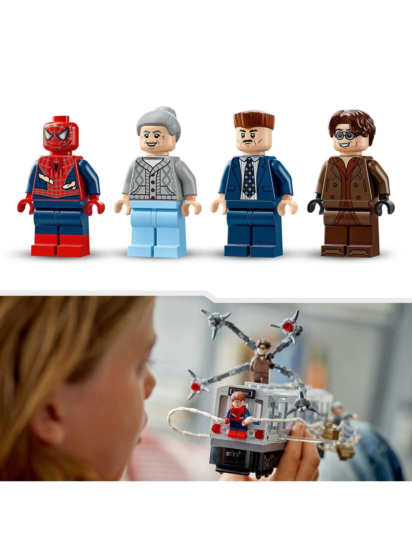 Image 4 of 8 of LEGO Marvel Spider-Man vs. Doc Ock Subway Train Scene 76321