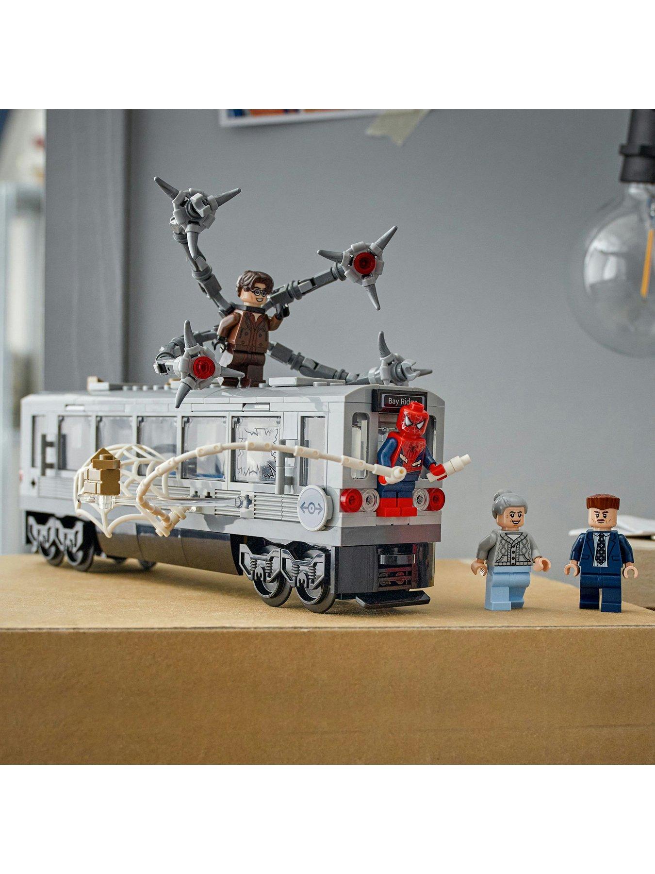 Image 5 of 8 of LEGO Marvel Spider-Man vs. Doc Ock Subway Train Scene 76321