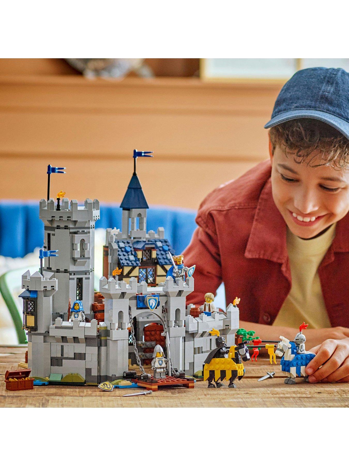 Image 6 of 8 of LEGO Creator 3in1 Medieval Horse Knight Castle 31168