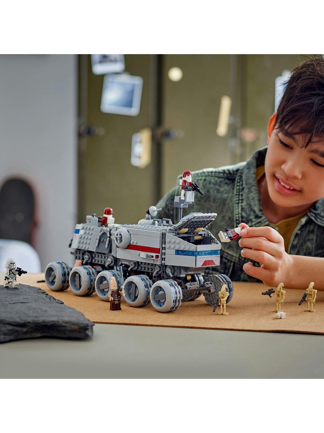 Image 6 of 8 of LEGO Star Wars Republic Juggernaut Set 75413