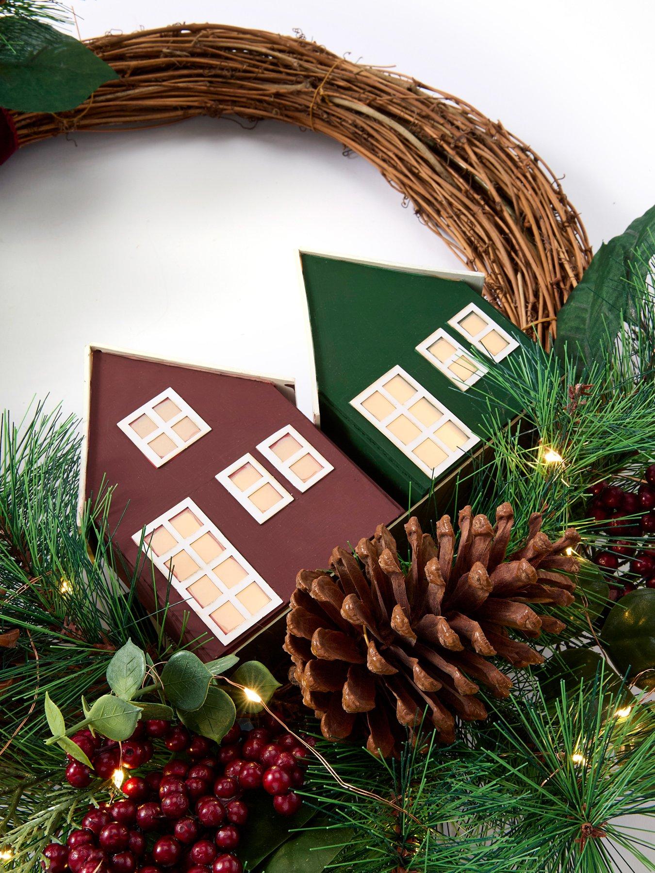 Image 4 of 4 of Very Home 12 cm Pre-lit Christmas Wreath with House Scene