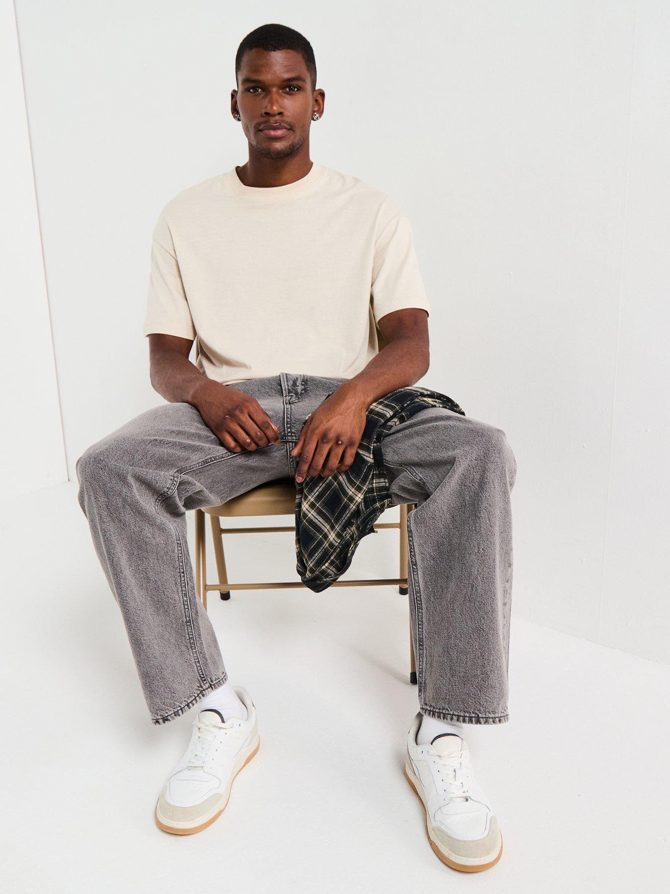 Image 6 of 6 of Jack & Jones Chris Relaxed Fit Jeans - Grey