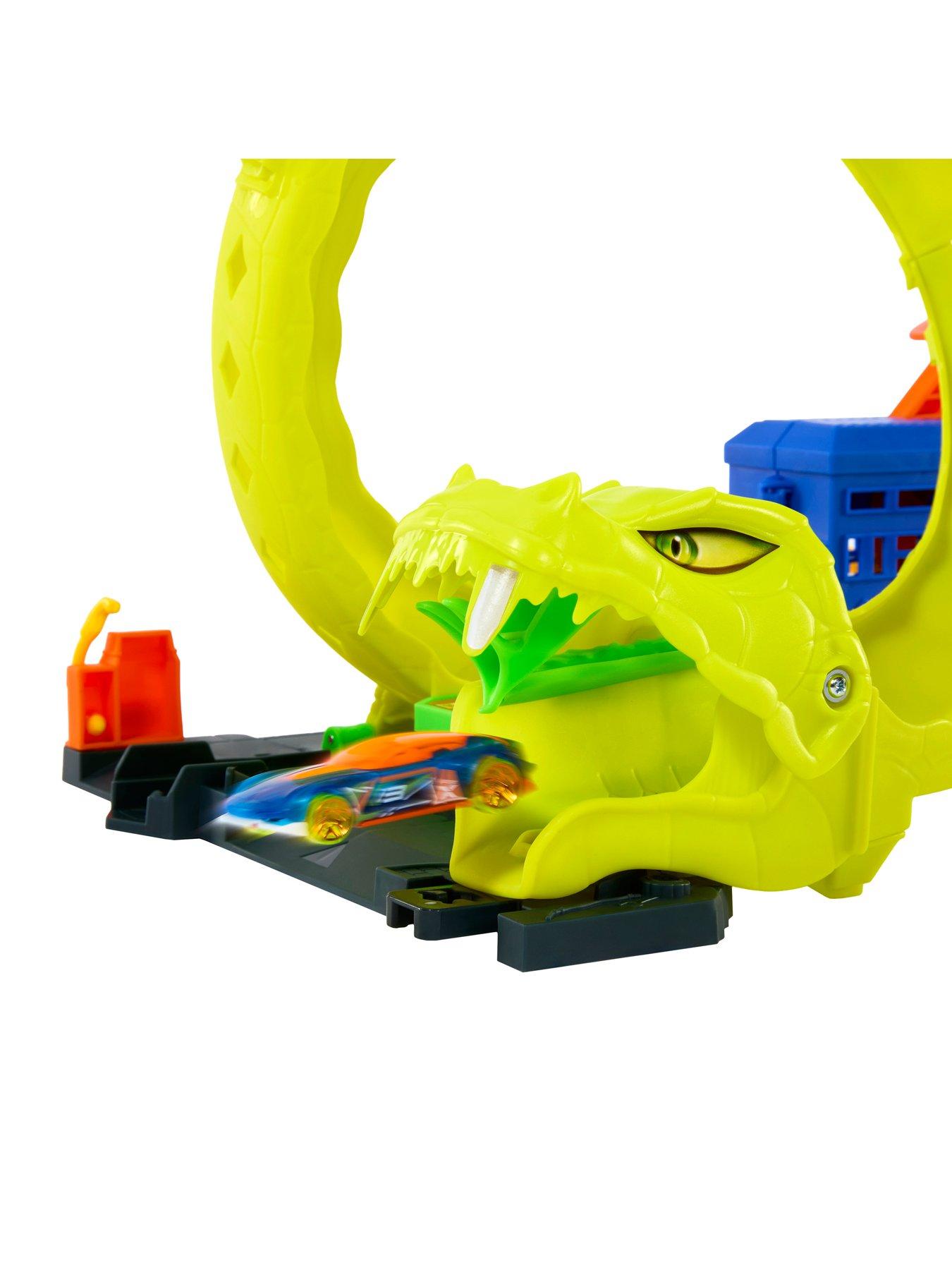 Image 2 of 6 of Hot Wheels City Snake Attack Gas Station Playset