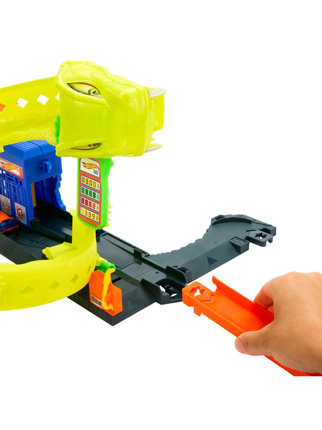 Image 4 of 6 of Hot Wheels City Snake Attack Gas Station Playset