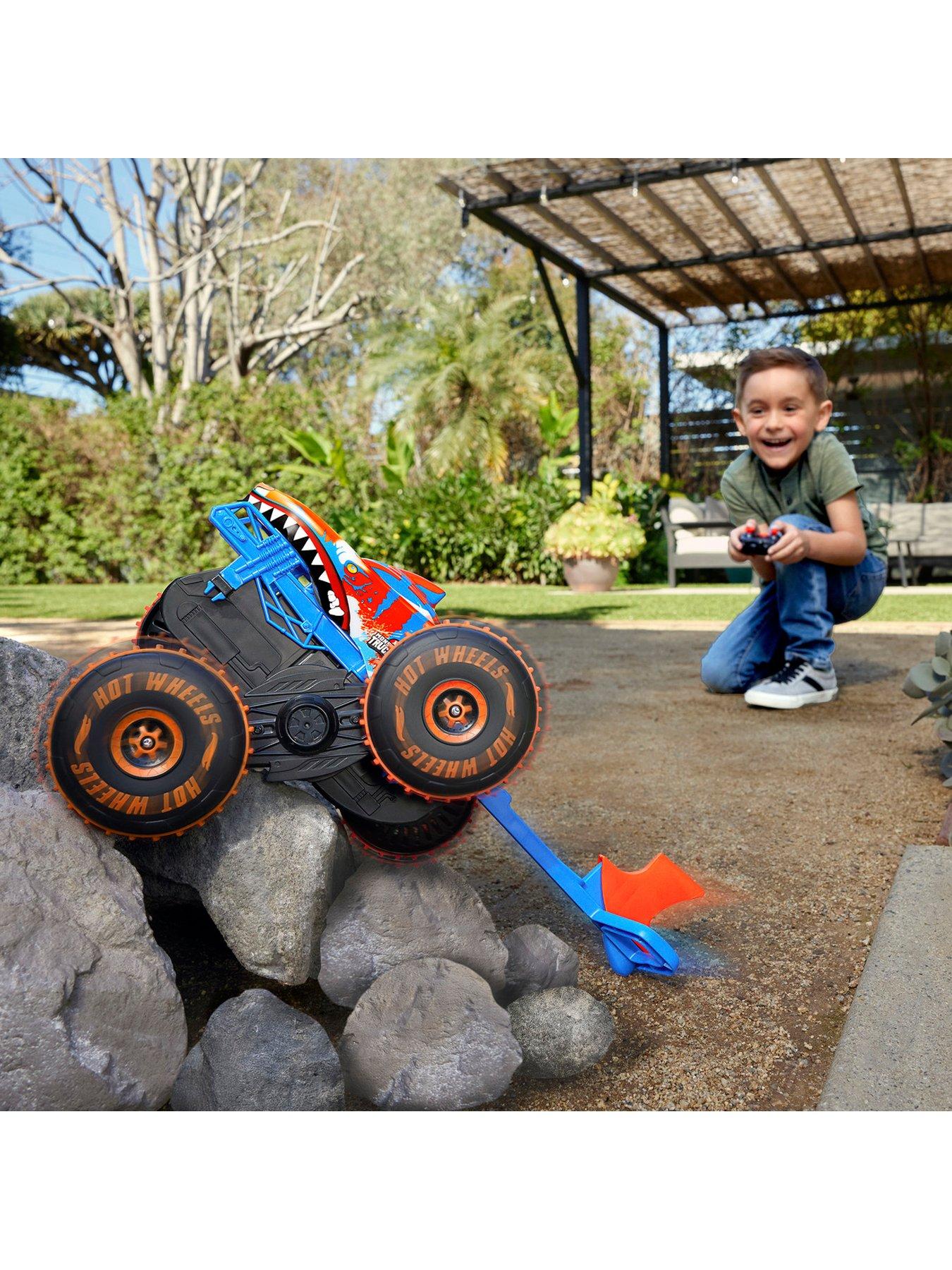 Image 2 of 7 of Hot Wheels R/C Monster Trucks 1:15 Tiger Shark Climber