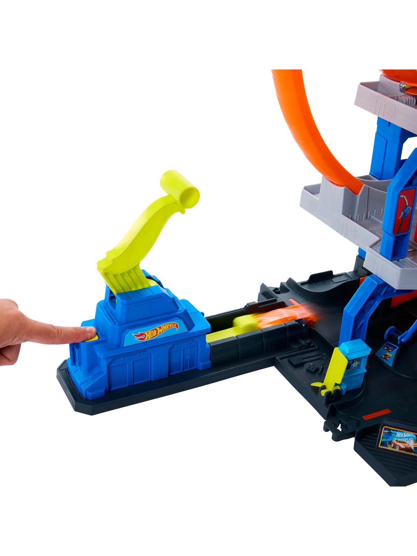 Image 4 of 5 of Hot Wheels City Mega Garage (2025)