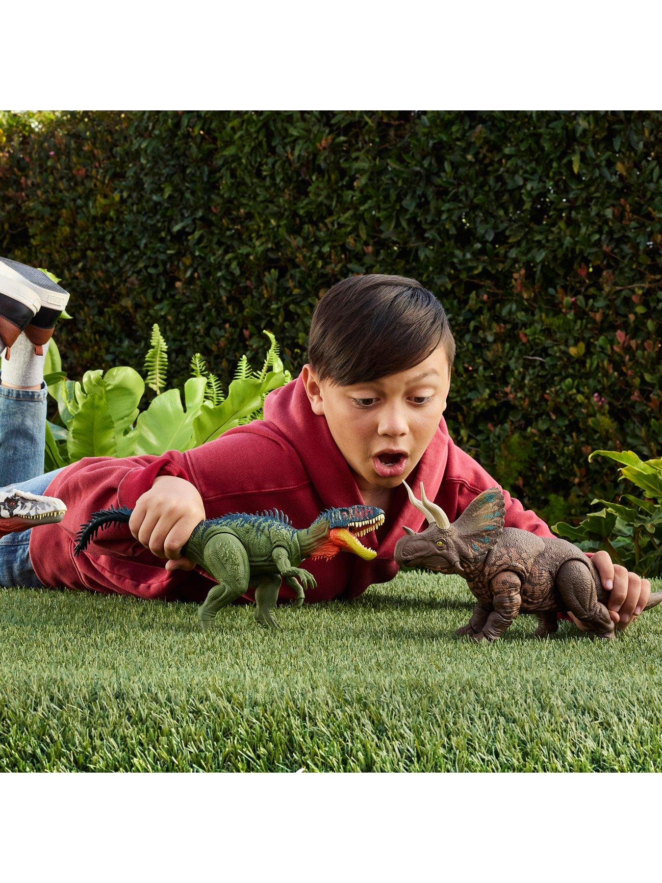 stillFront image of jurassic-world-rebirth-gigantic-thrashers-eotriceratops-dinosaur-figure-toy