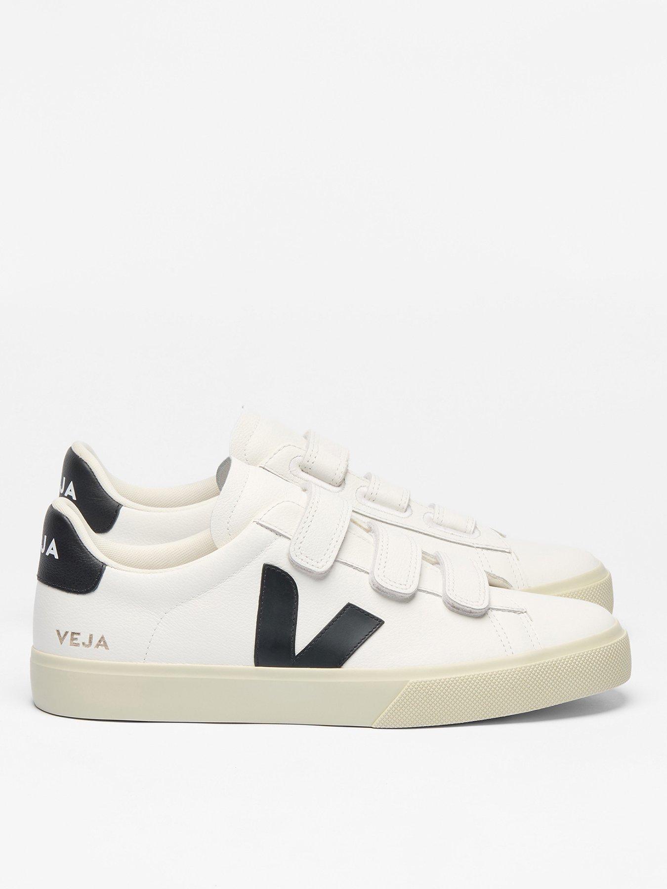 undefined Unisex Recife Logo Leather Trainer - White