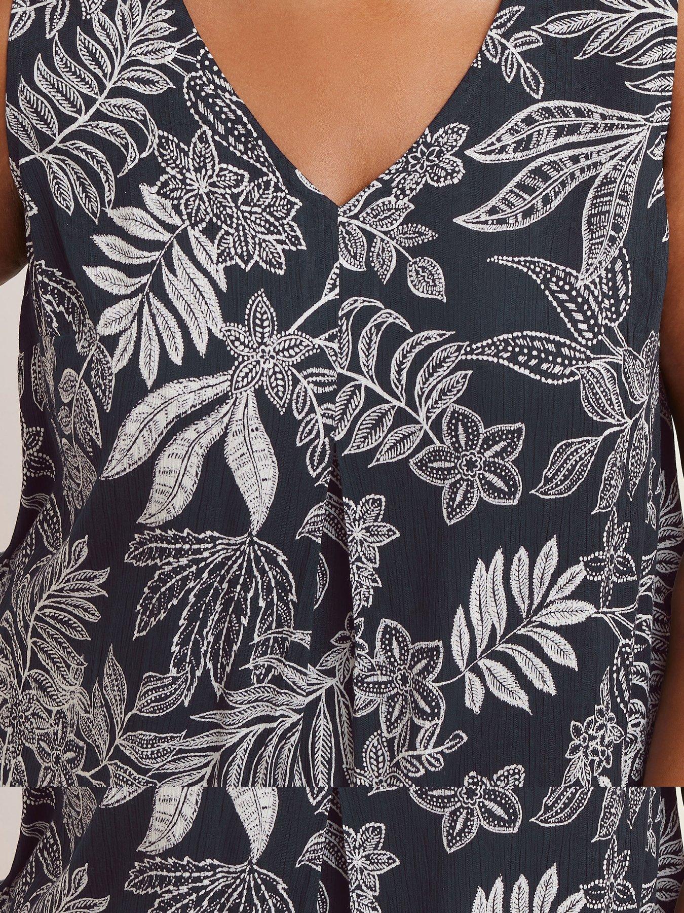  image of yours-curve-pleat-front-vest-blue