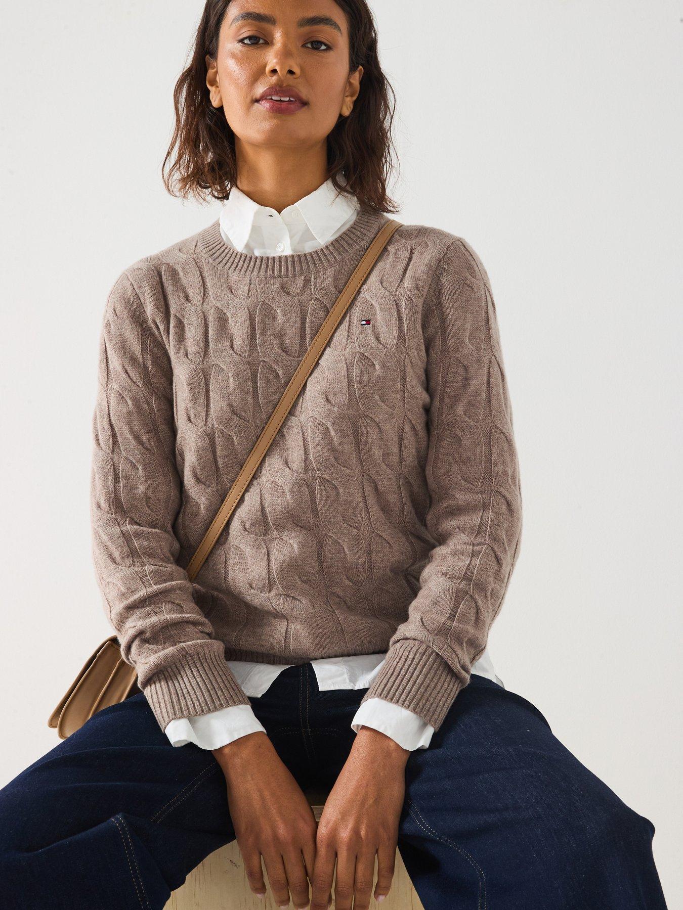 front image of tommy-hilfiger-soft-wool-cable-knit-jumper-beige