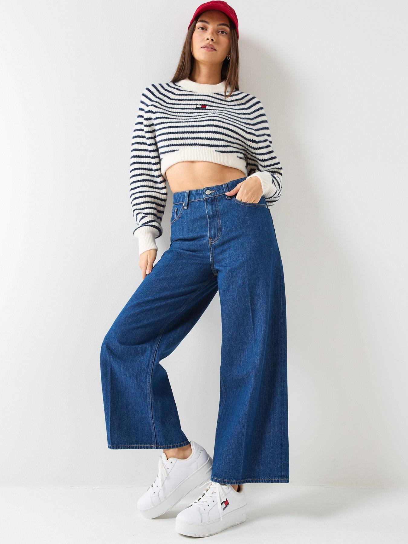  image of tommy-jeans-crop-badge-detailed-sweater-white