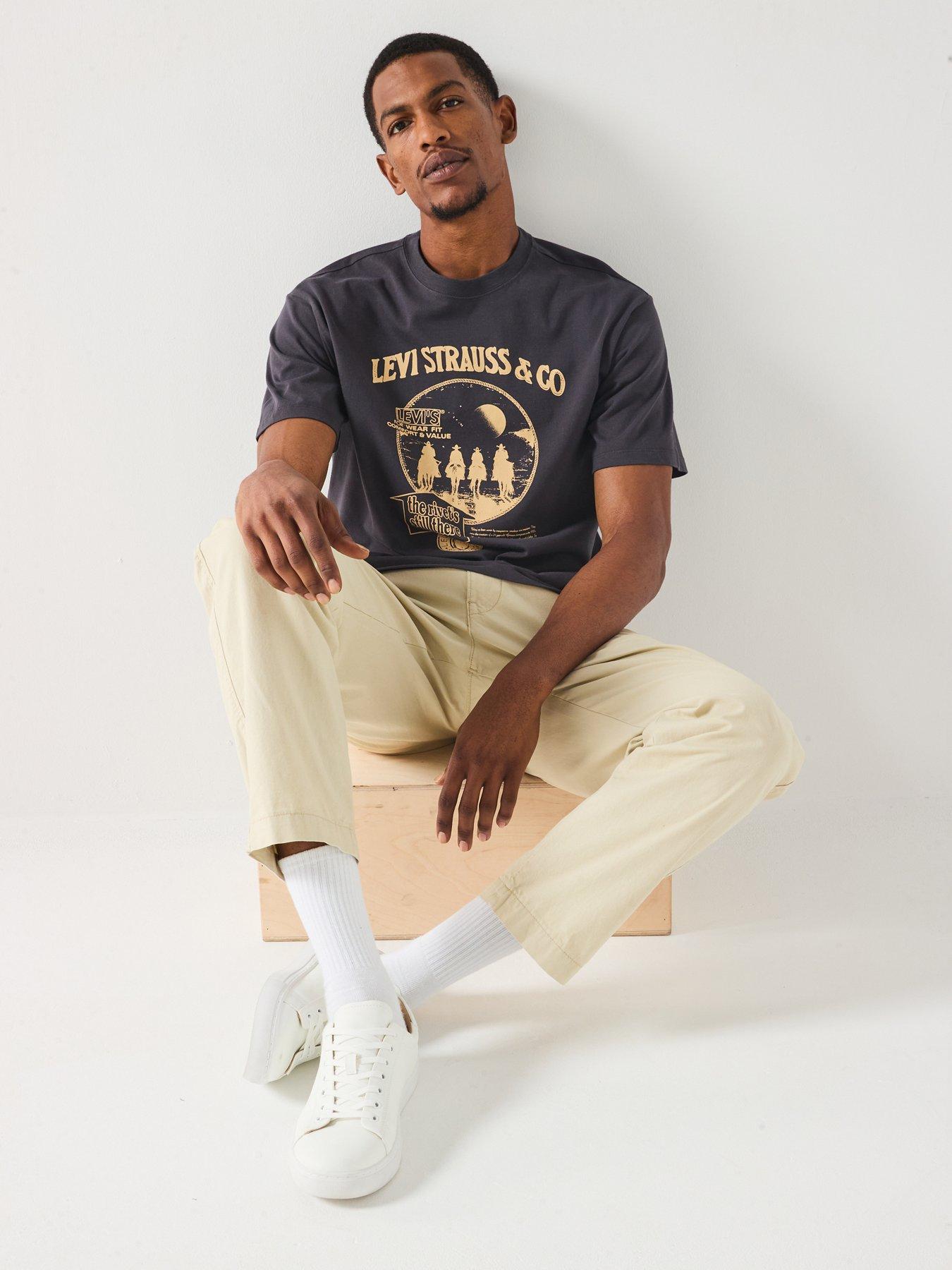 Image 4 of 5 of Levi's Short Sleeve Vintage Fit Graphic T-Shirt- Black