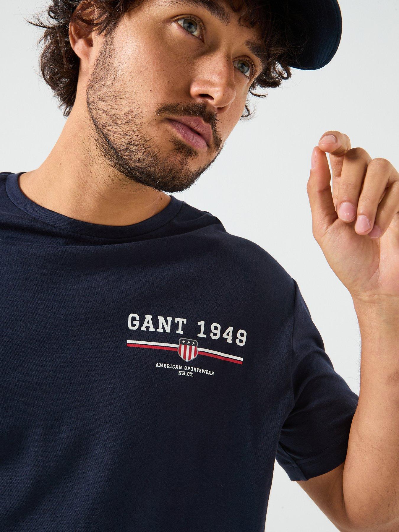 Image 4 of 5 of GANT Small Linear Chest Logo T-Shirt - Navy