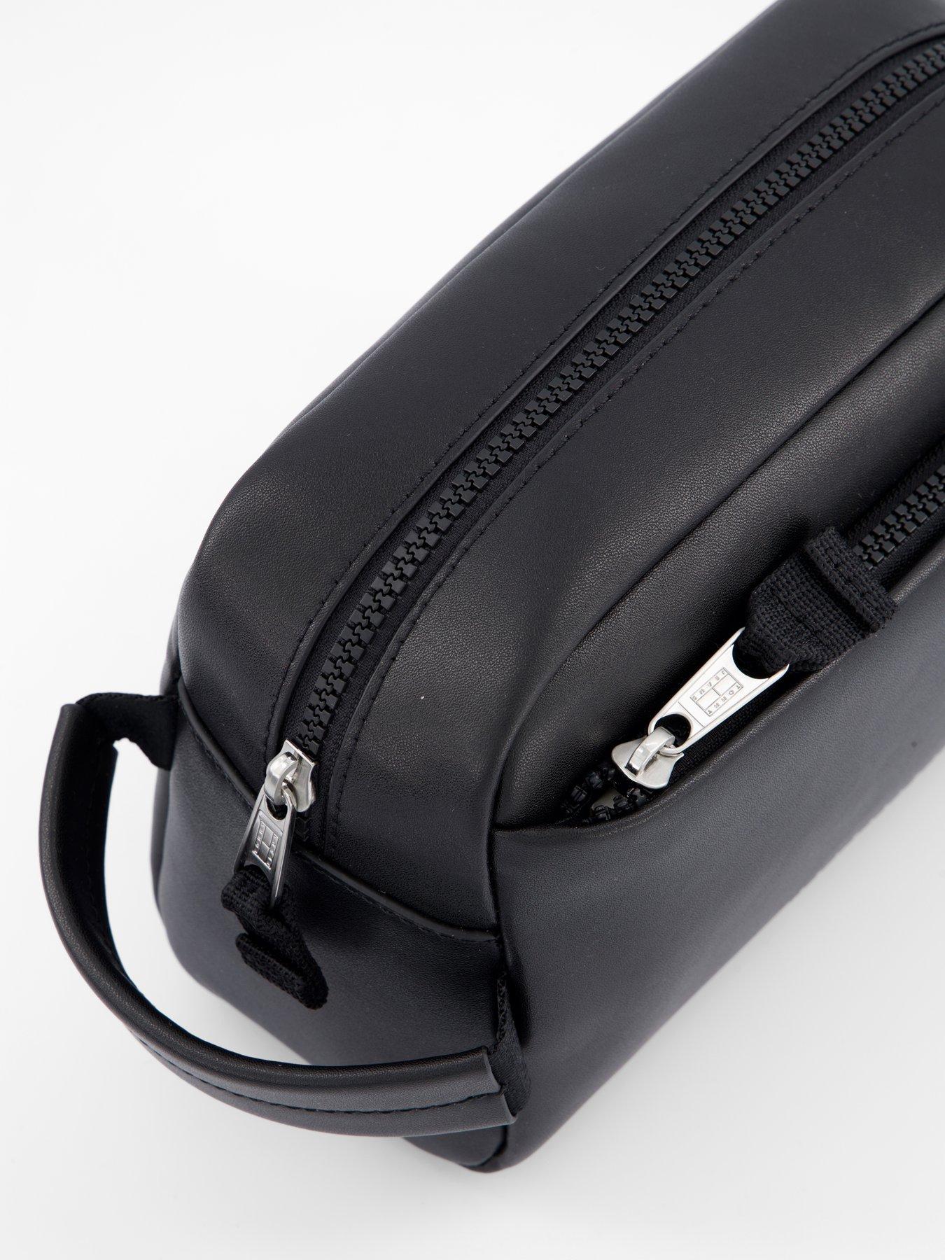 Image 3 of 4 of Tommy Jeans Tjm Linear Leather Washbag - Black