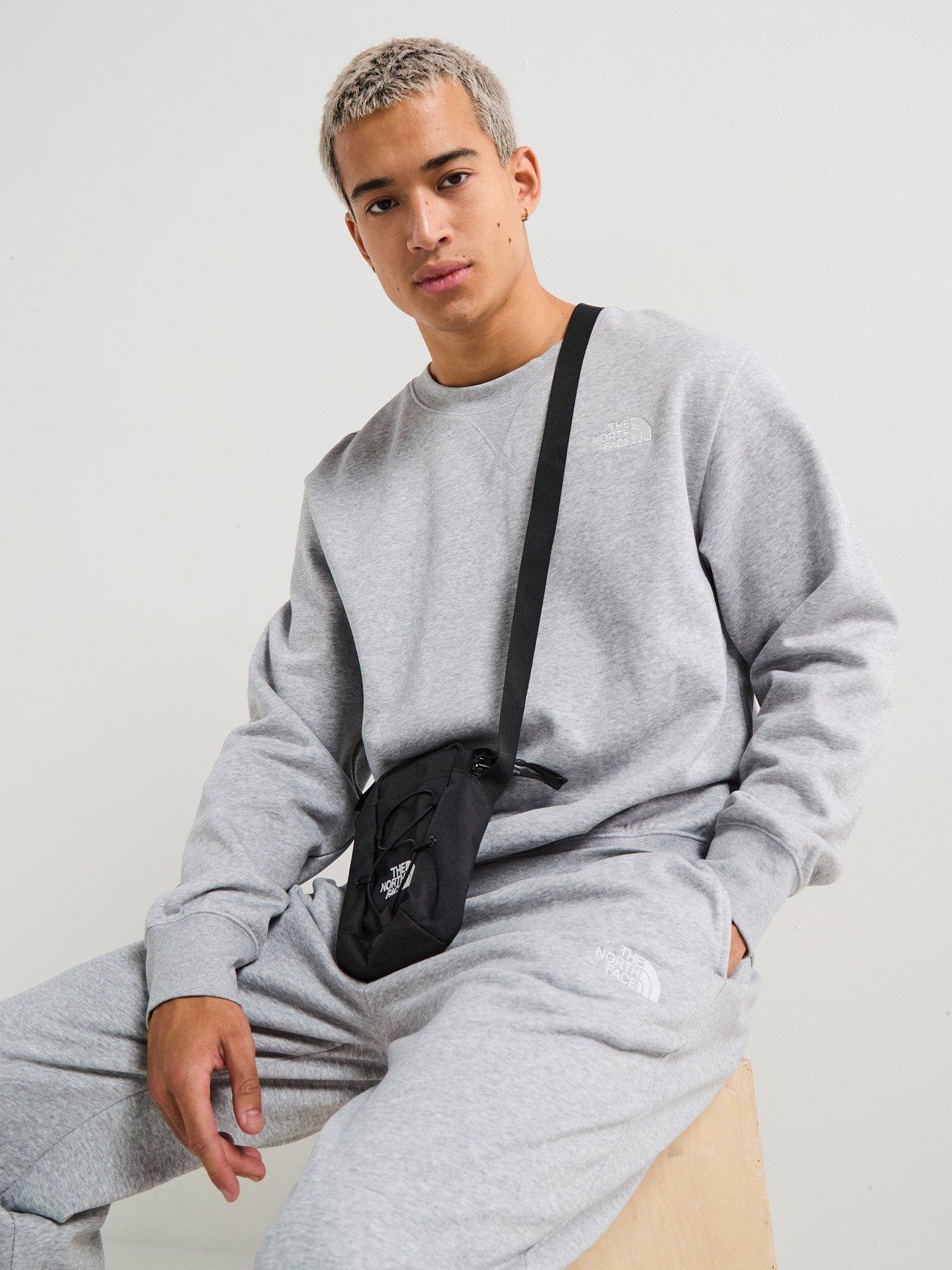 undefined Men's Essential Relaxed Crew - Light Grey