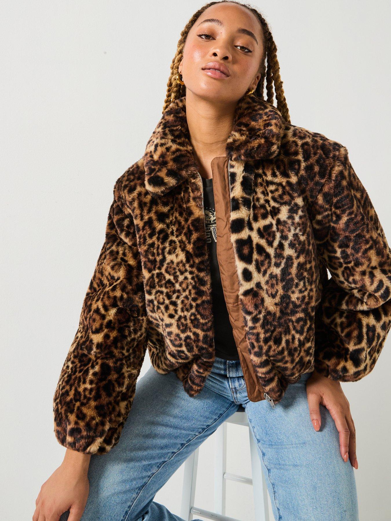 undefined Elle Sherpa Leopard Jacket - Black Amber - Beige