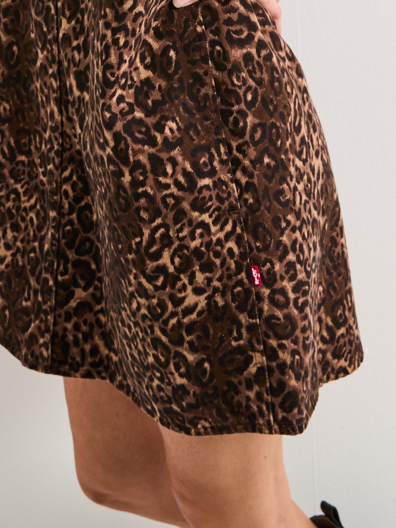 Image 4 of 6 of Levi's 90s Shift Dress - Cat Eyes - Brown