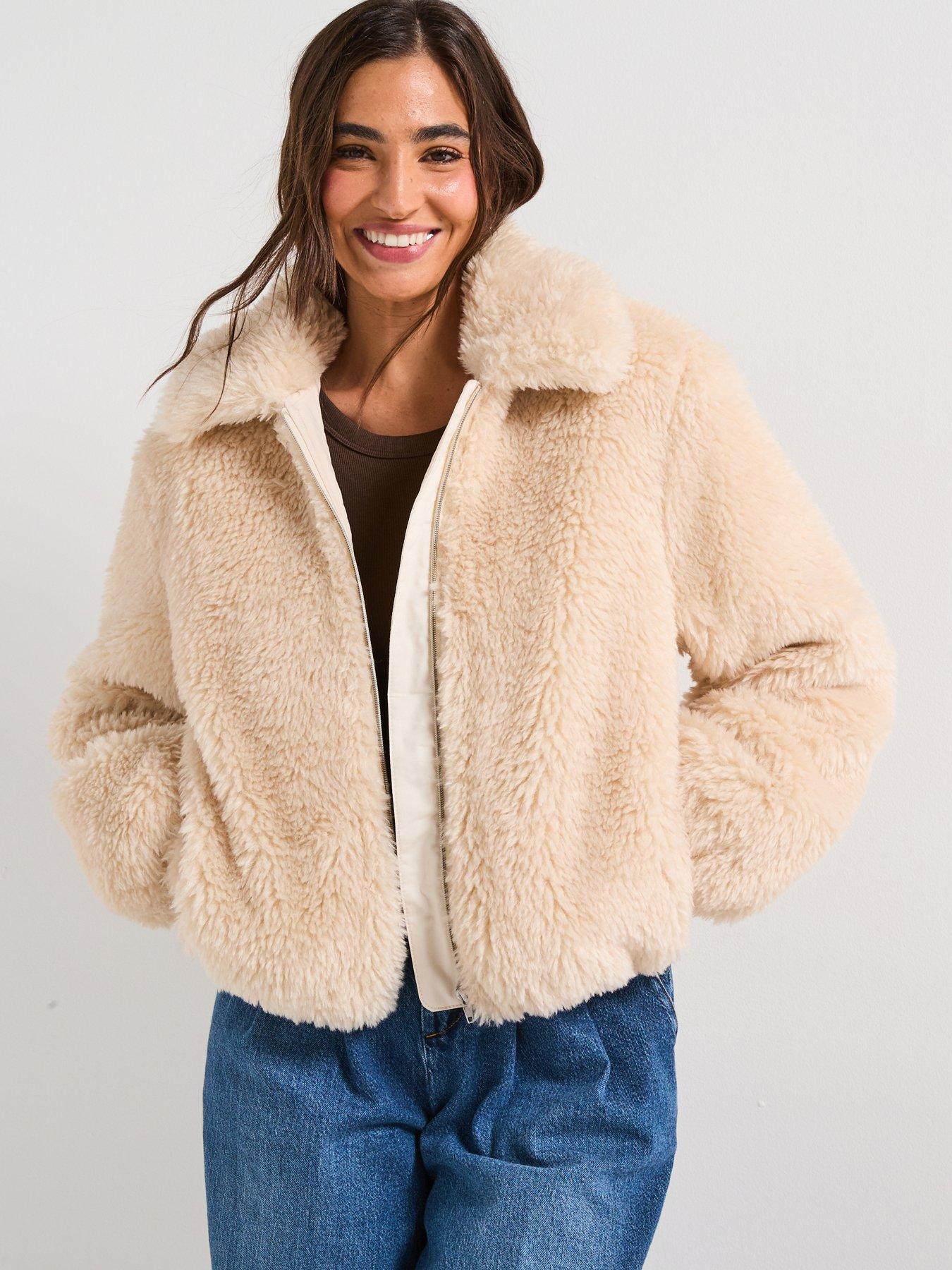 Image 1 of 6 of Levi's Elle Sherpa Jacket - White Swan