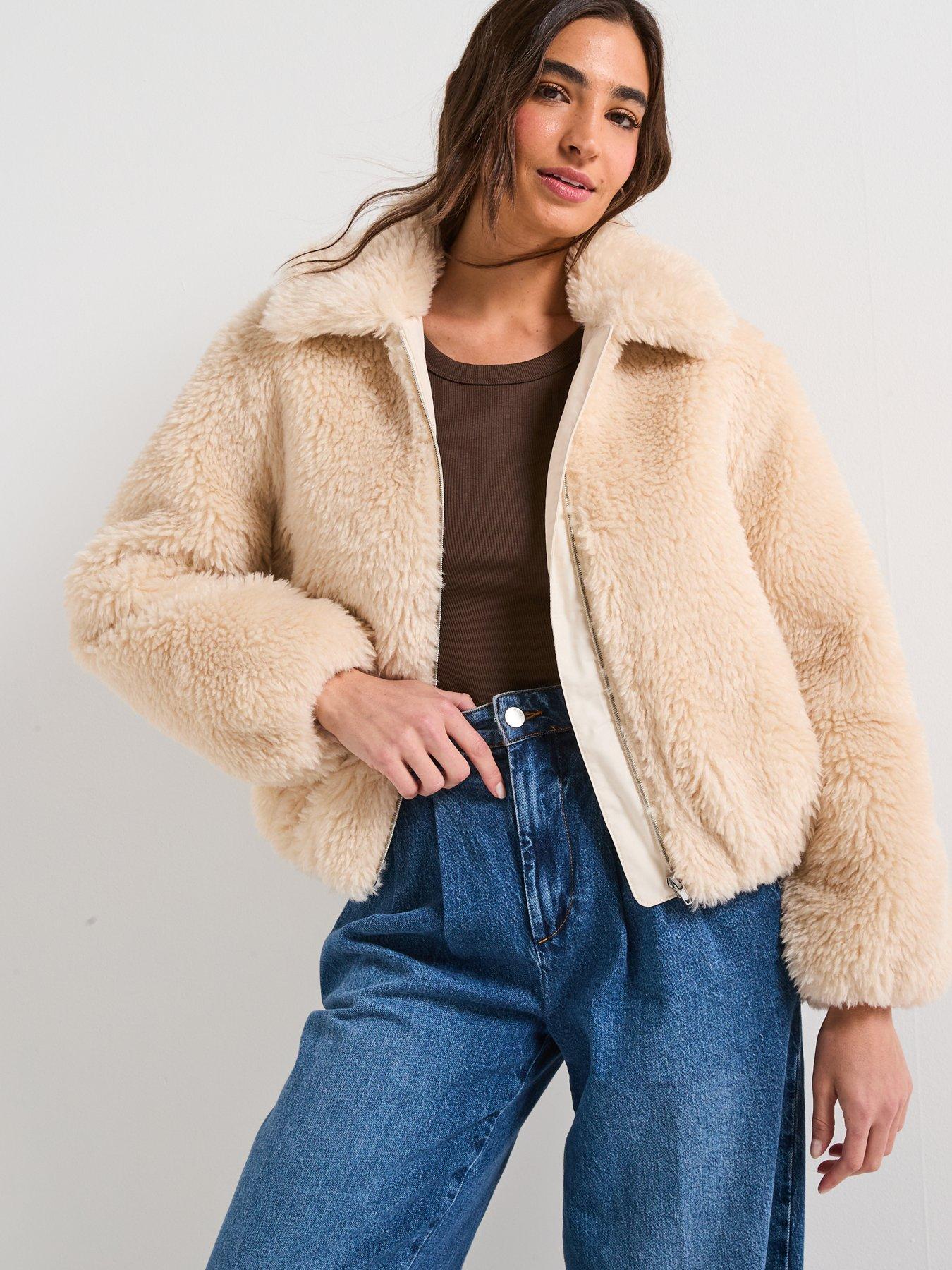 Image 5 of 6 of Levi's Elle Sherpa Jacket - White Swan