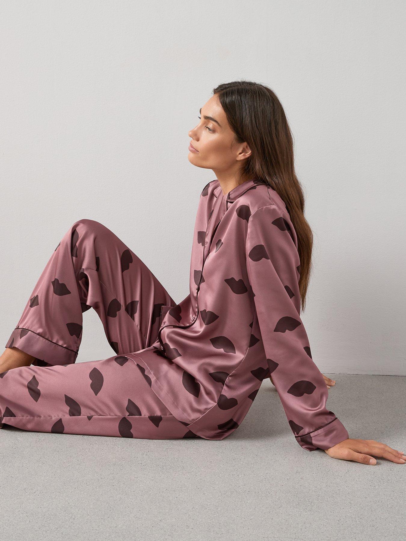 The Very Collection Lip Print Satin Revere Pyjama Set - Pink