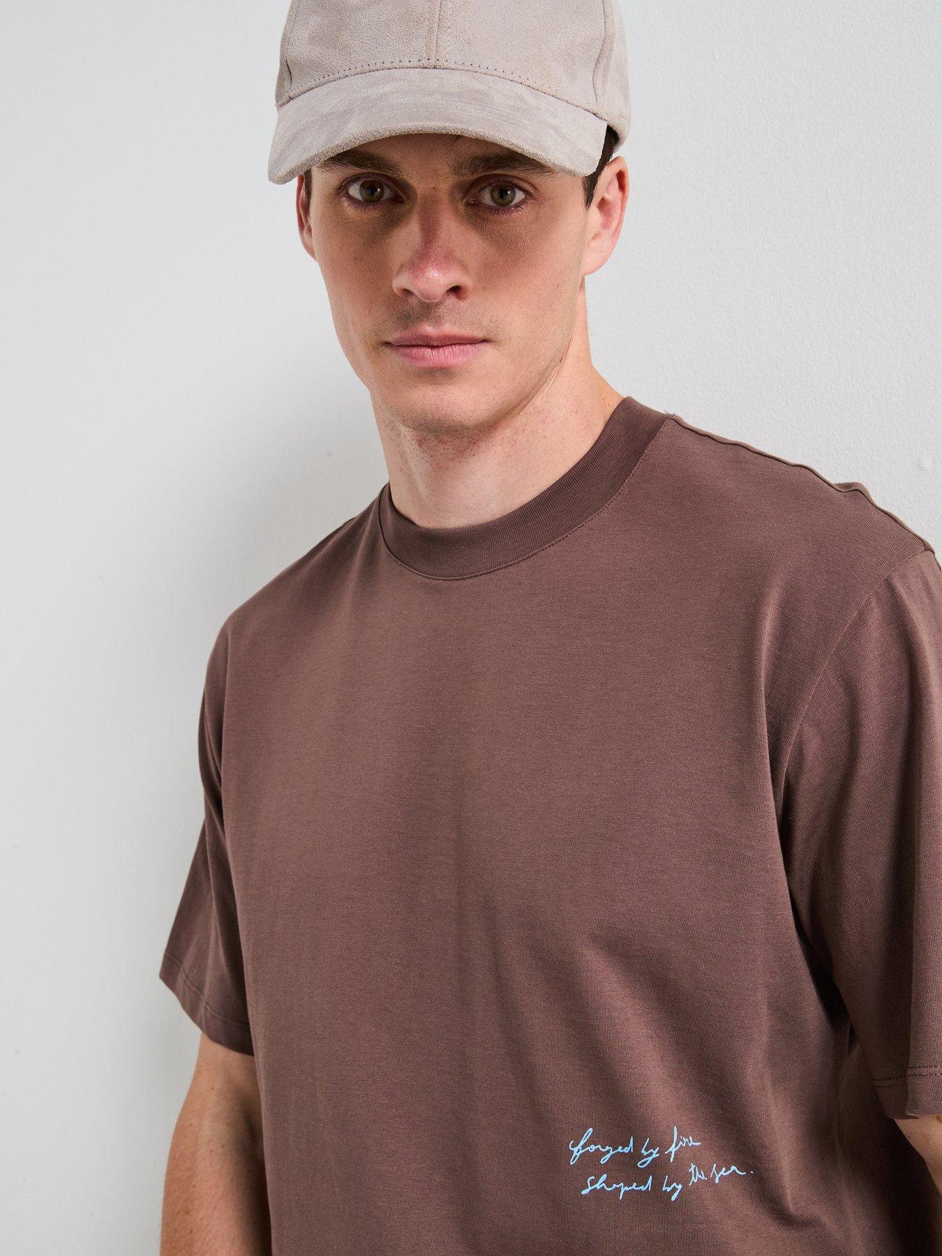  image of mango-canon-back-graphic-short-t-shirt-brown