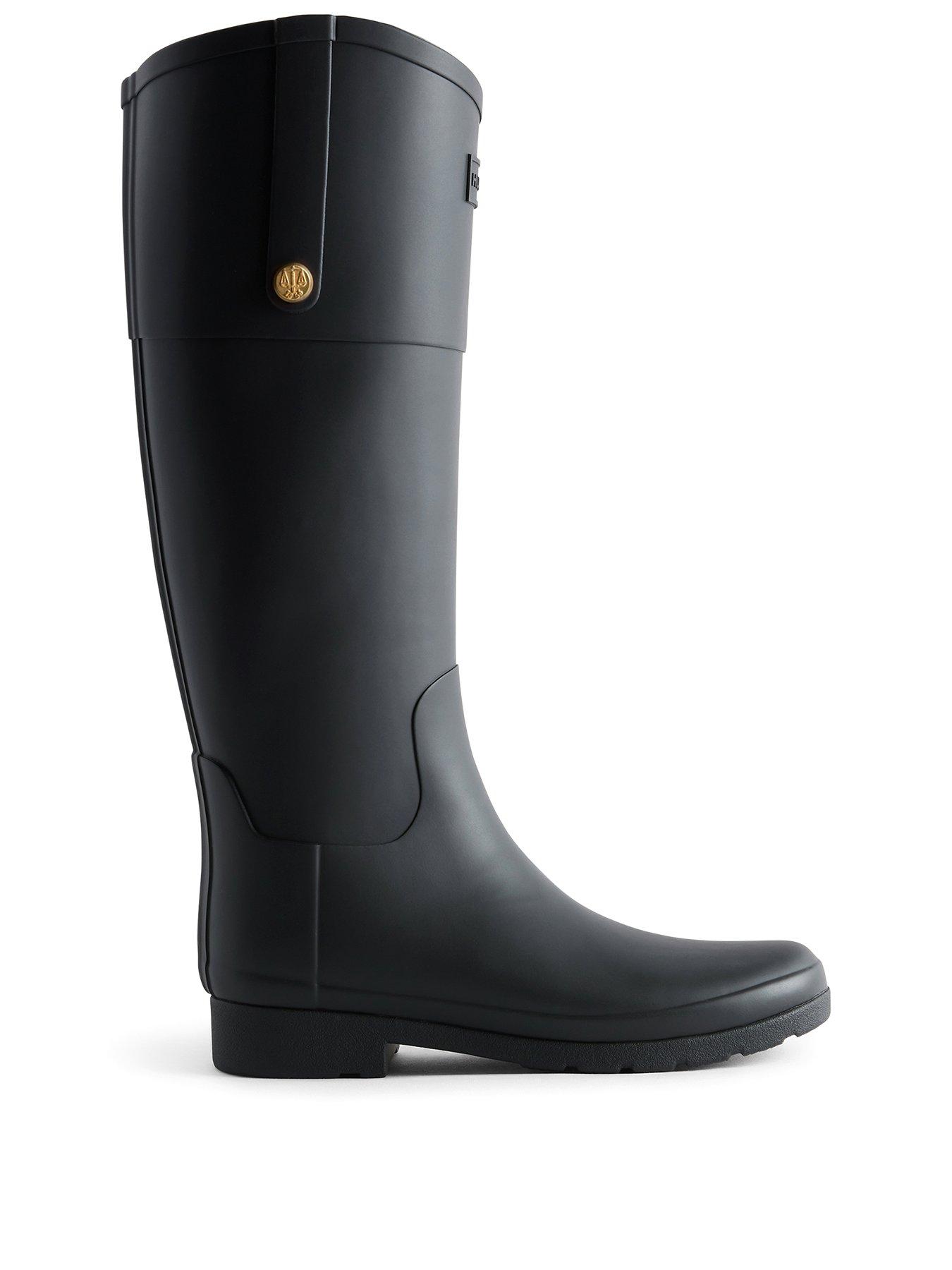  image of hunter-refined-gold-trim-riding-wellington-boot--black