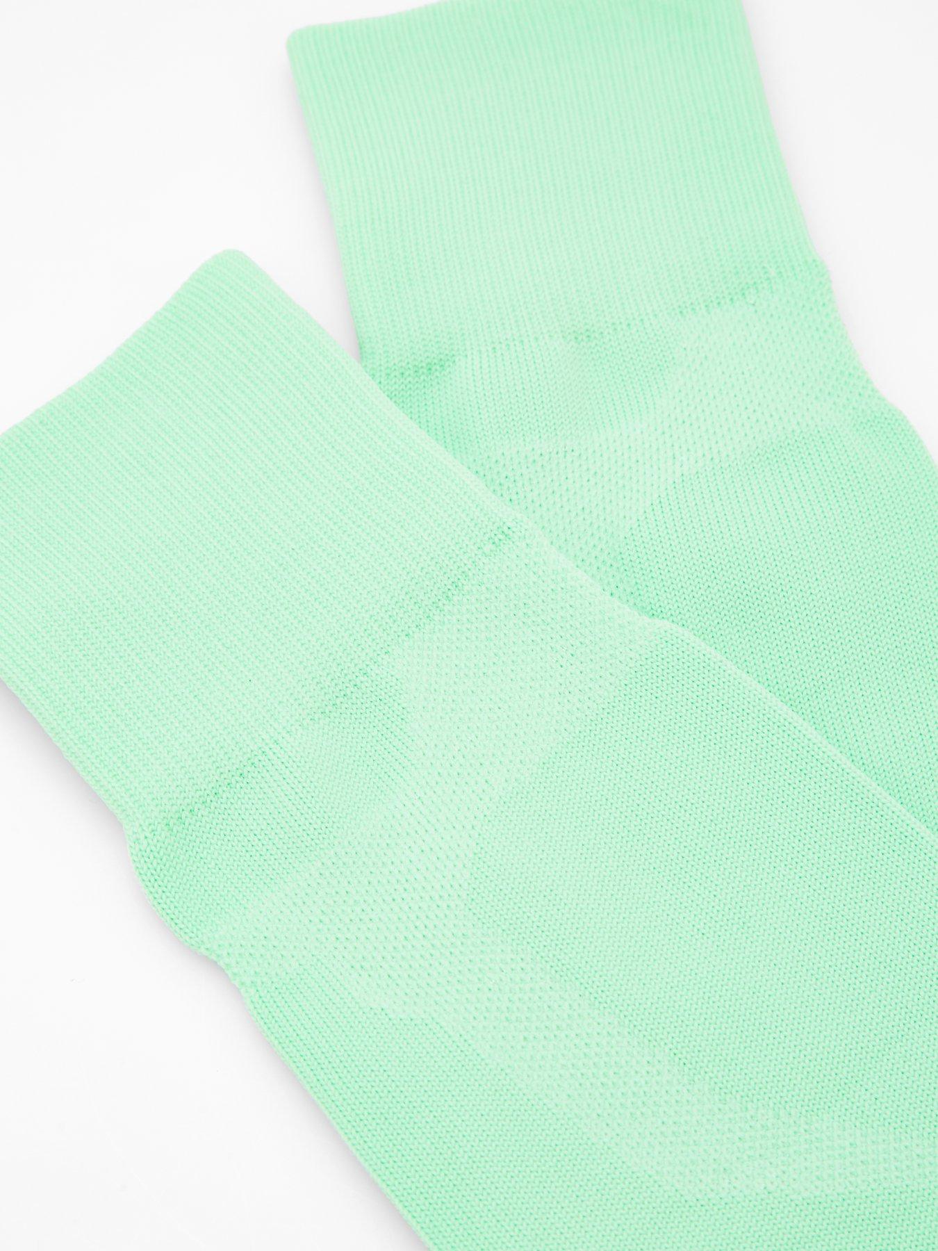  image of castore-everton-goal-keeper-junior-2526-home-sock-green