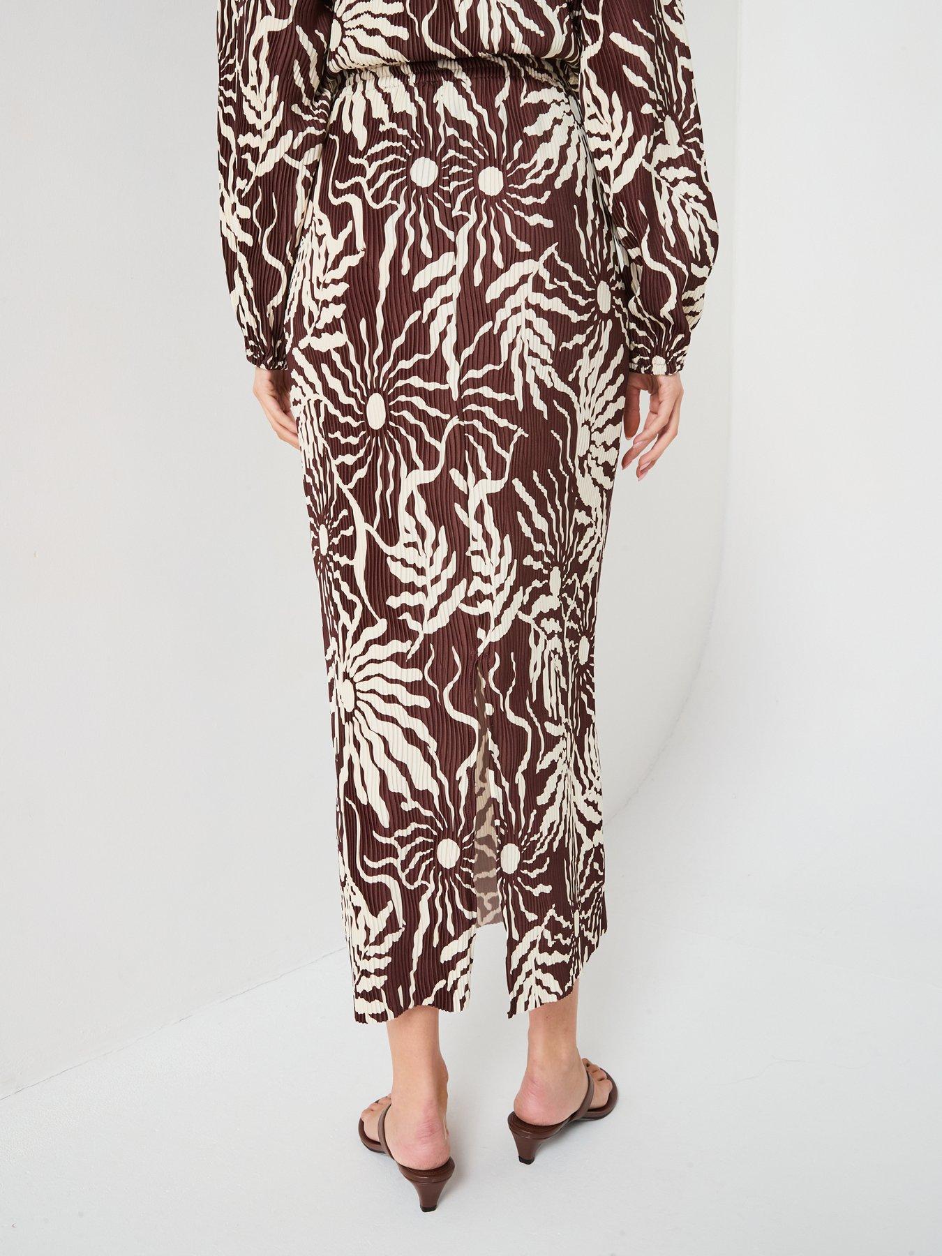 Image 2 of 6 of V by Very Plisse Skirt Co-Ord - Print