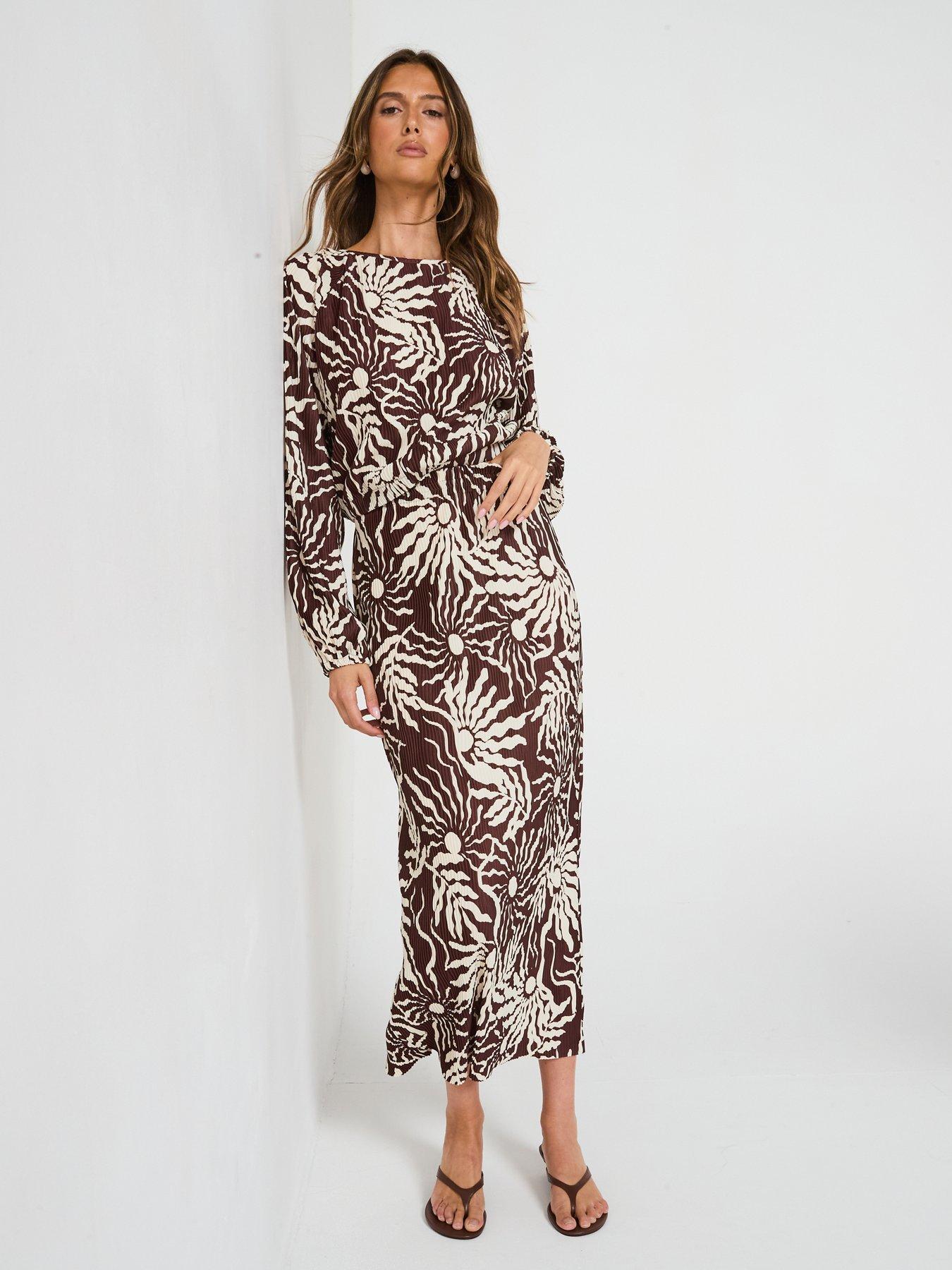 Image 3 of 6 of V by Very Plisse Skirt Co-Ord - Print