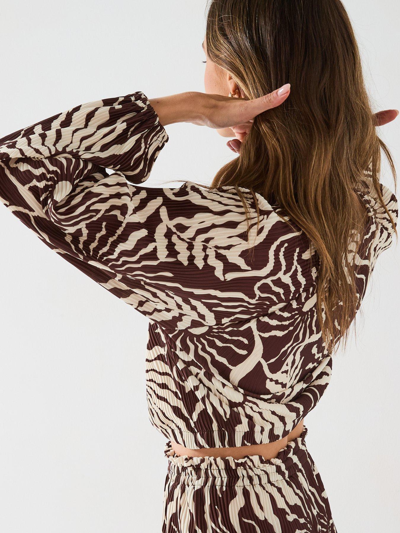 Image 4 of 6 of V by Very Plisse Skirt Co-Ord - Print