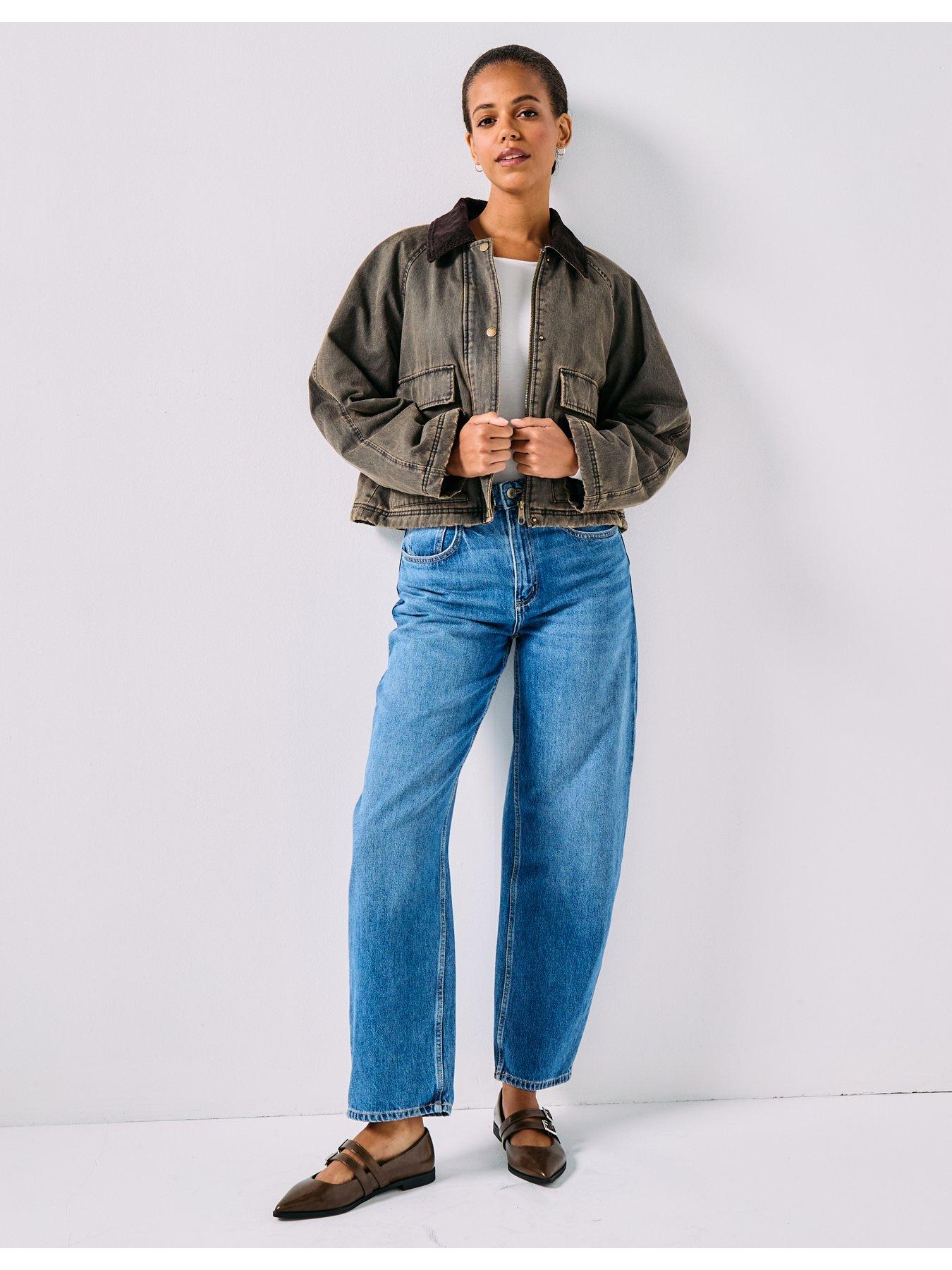 Image 3 of 6 of Only Onljanet Short Jacket - Brown