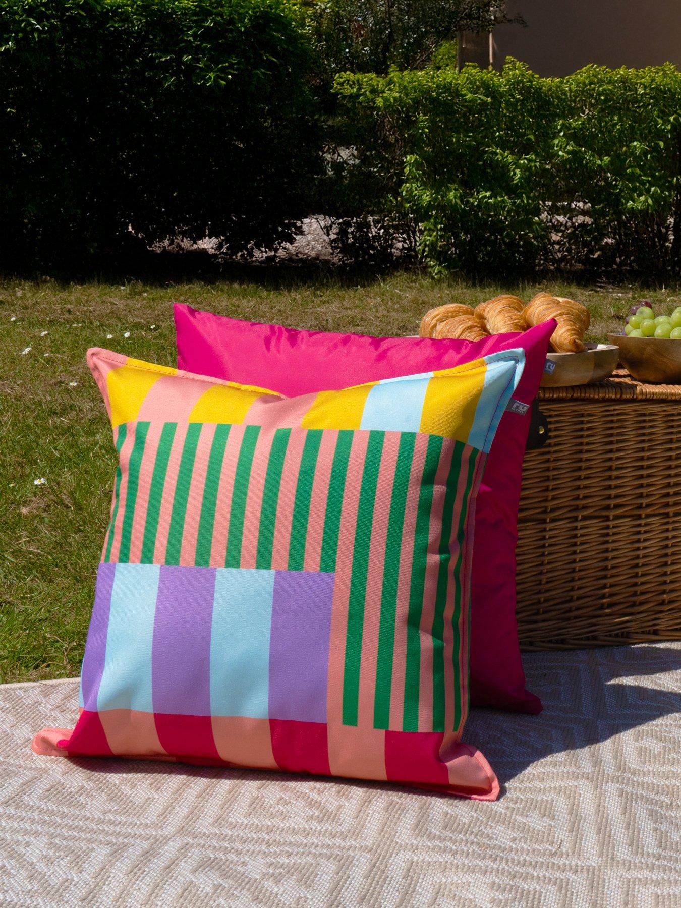Image 5 of 6 of rucomfy Indoor/outdoor Cushion - Block Print