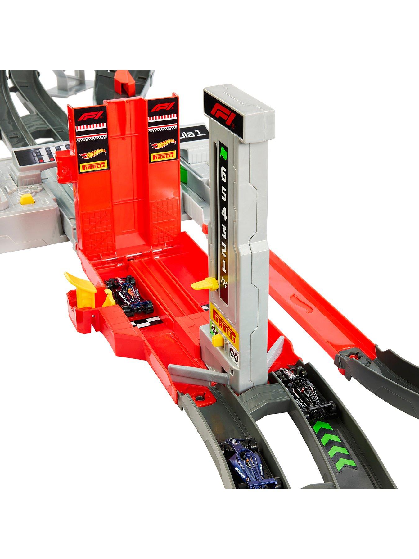 Image 4 of 7 of Hot Wheels Racing&trade;&nbsp;Formula 1&reg; Grand Prix Circuit