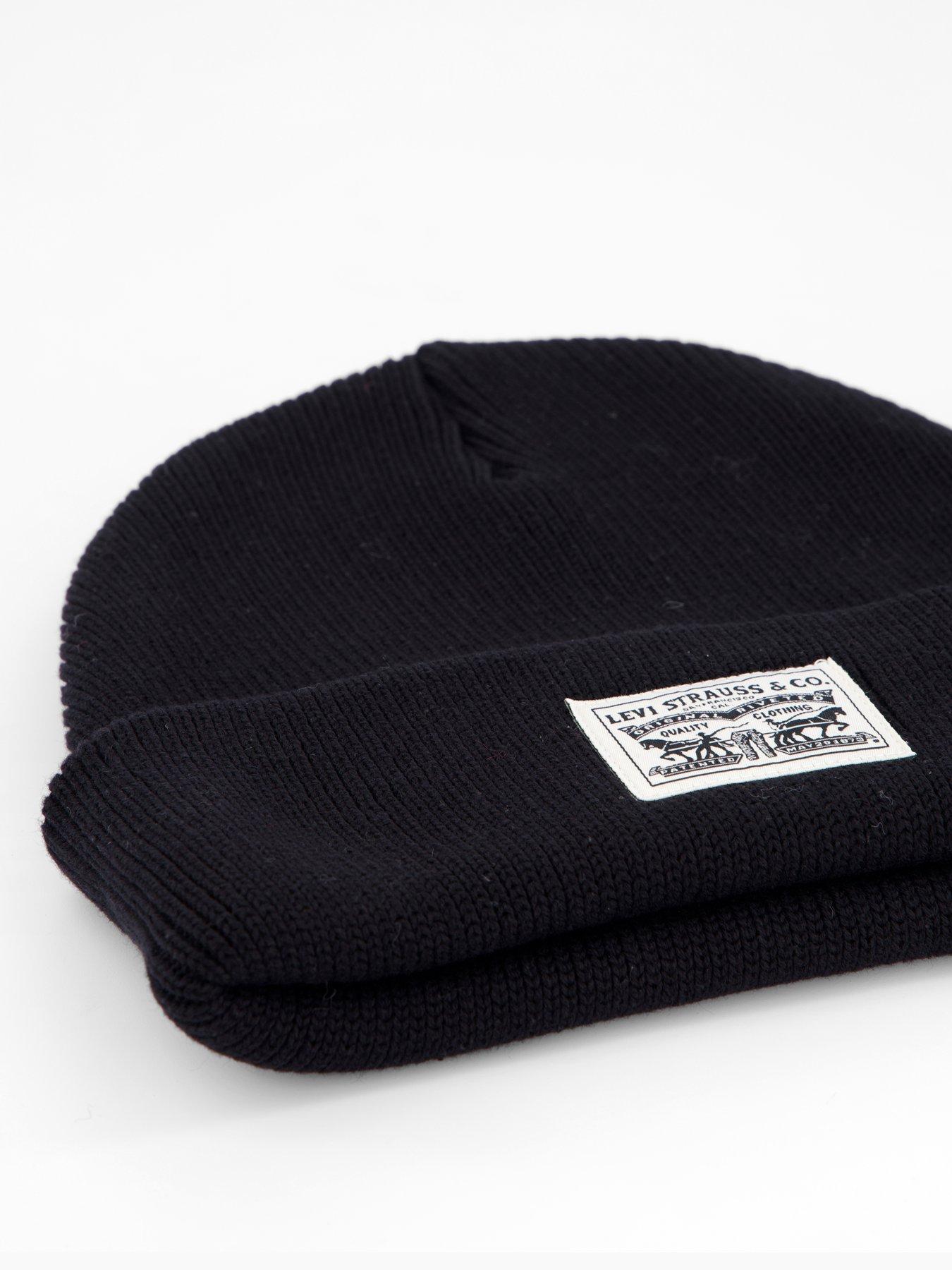 Image 4 of 4 of Levi's Backpatch Knitted Beanie - Black