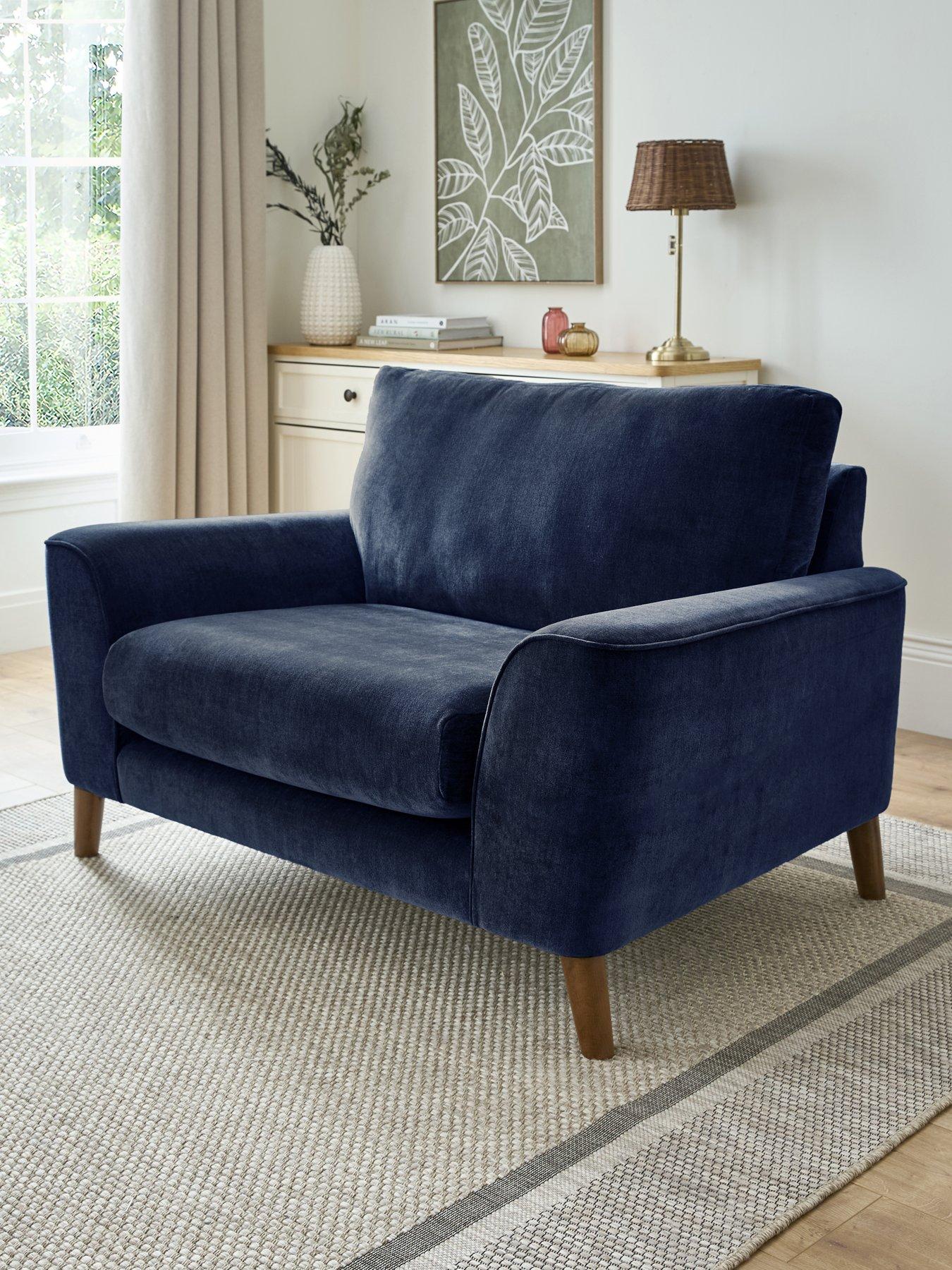 The Very Collection Aiyanna Snuggle Chair