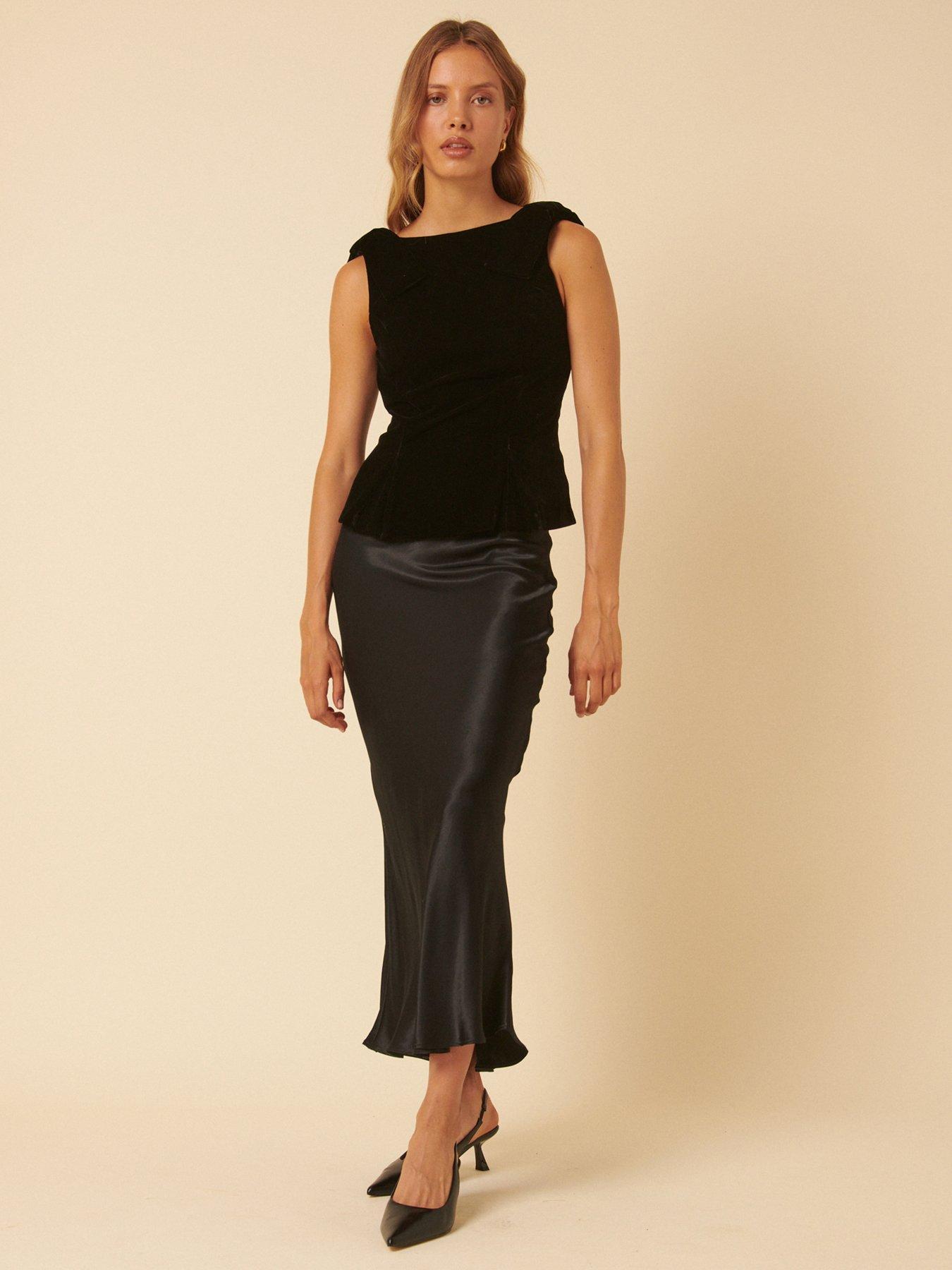  image of nobodys-child-carrie-velvet-bow-top-black